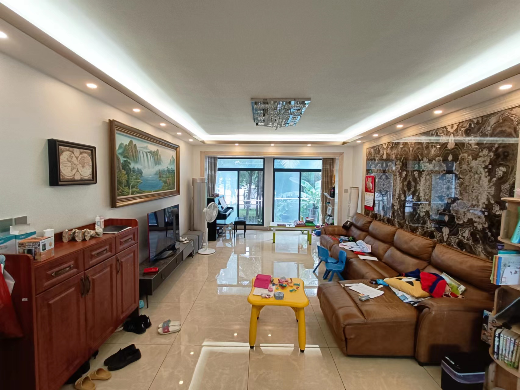 泰达比华利山庄 3室2厅2卫 325.0万 泰达比华利山庄 3室2厅2卫 325.0万室内图