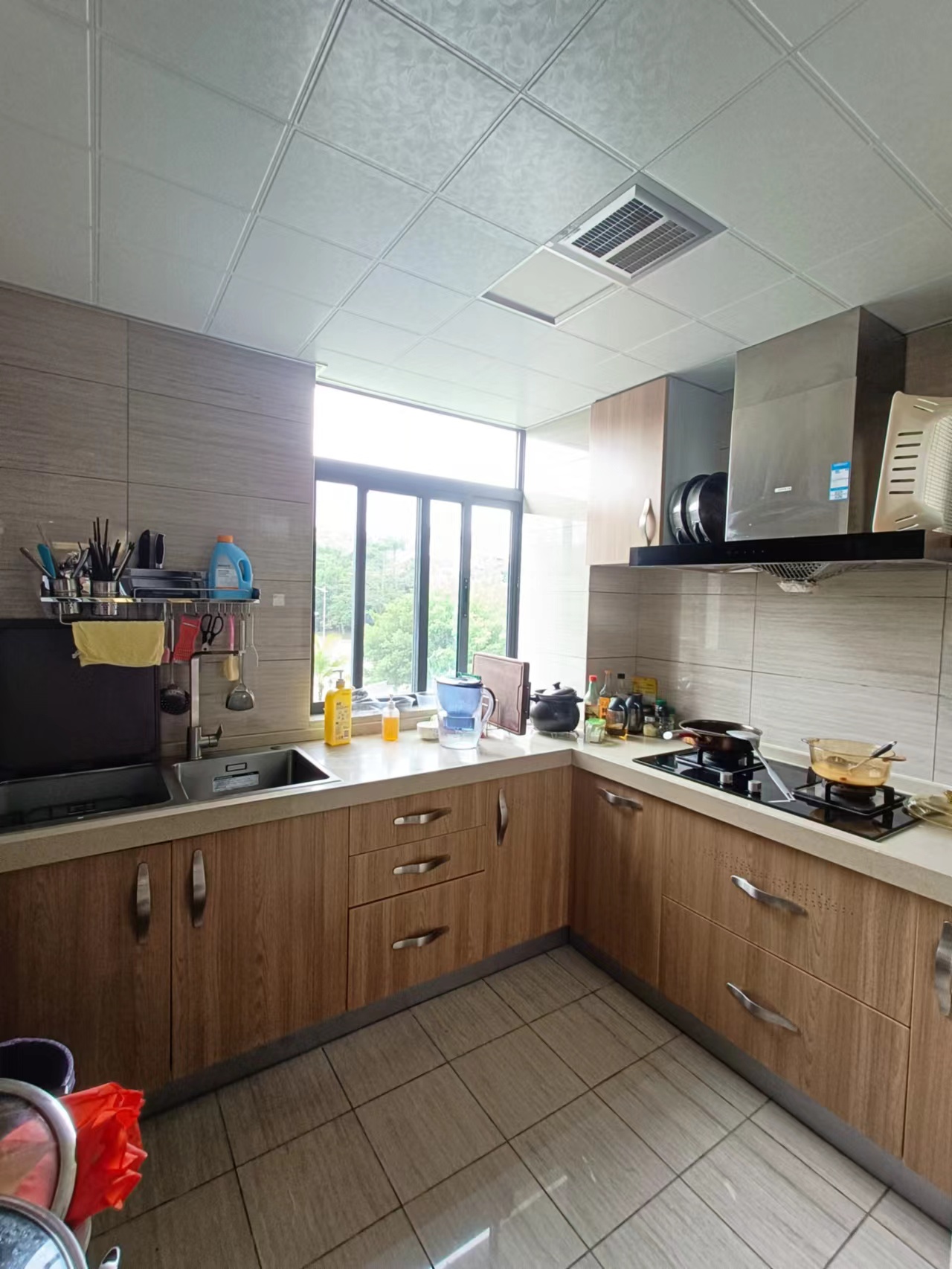 泰达比华利山庄 3室2厅2卫 325.0万 泰达比华利山庄 3室2厅2卫 325.0万室内图