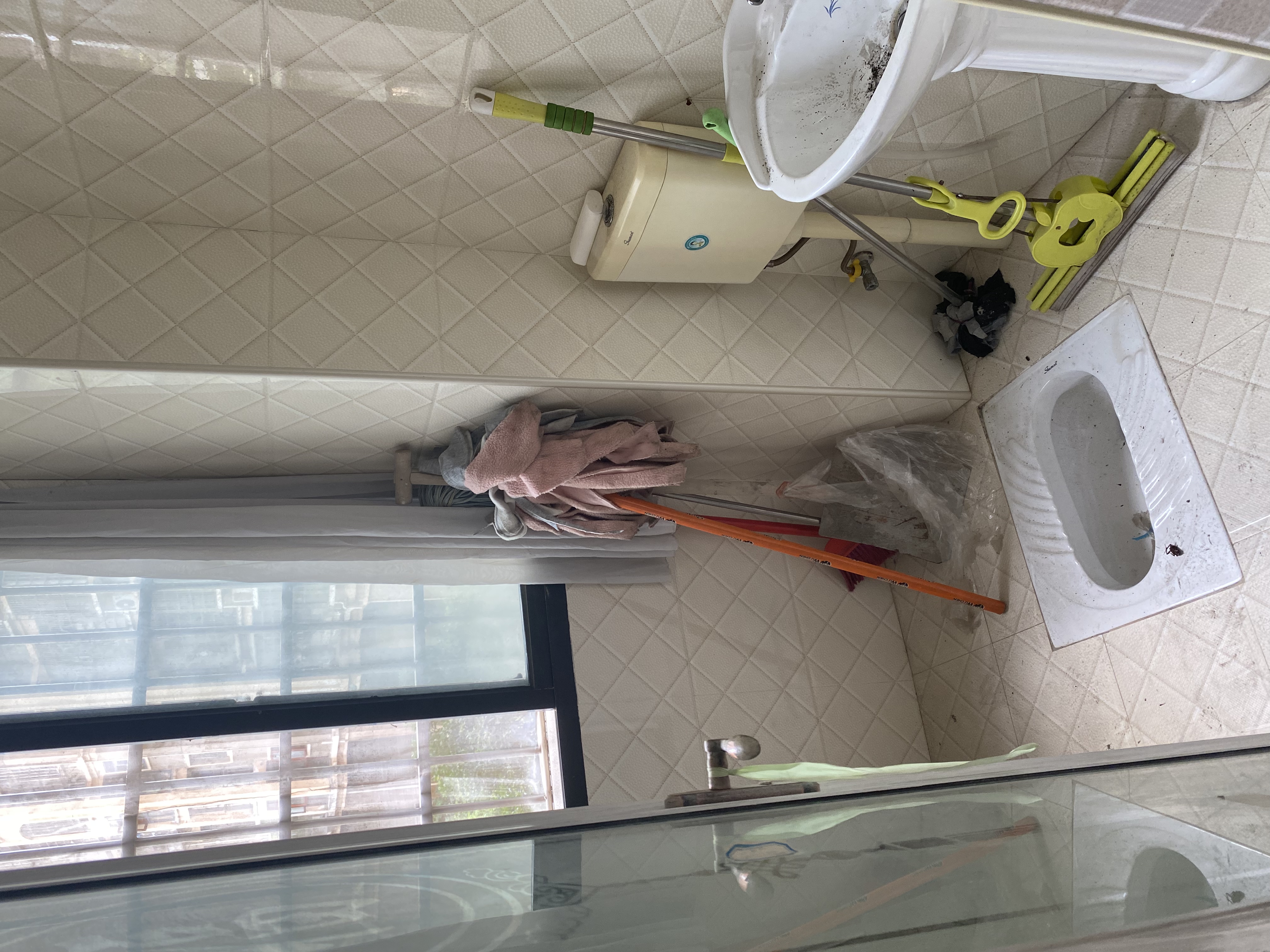 华剑首郡+五江珑悦  4室1厅1卫    1900.0元/月室内图