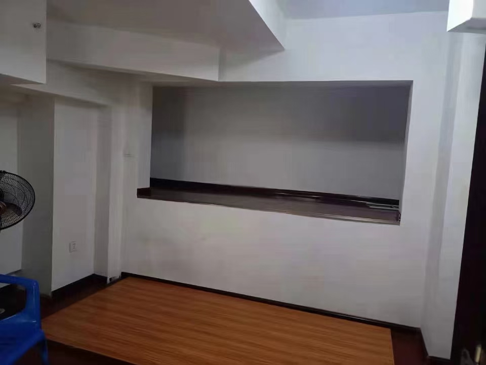 金轮时代广场  1室1厅1卫    1600.0元/月 金轮时代广场  1室1厅1卫    1600.0元/月