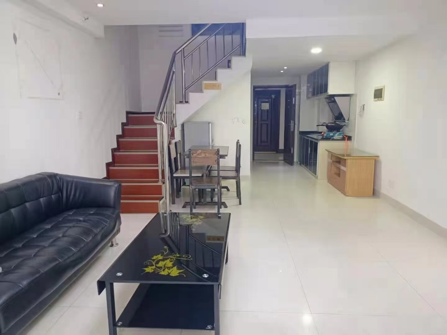 金轮时代广场 1室1厅1卫 1600.0元/月 金轮时代广场 1室1厅1卫 1600.0元/月室内图