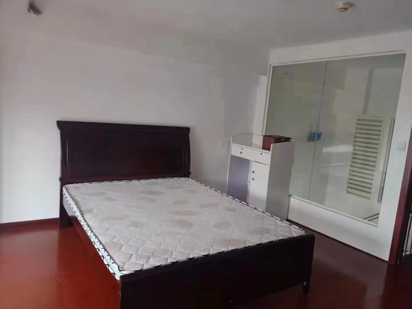 金轮时代广场 1室1厅1卫 1600.0元/月 金轮时代广场 1室1厅1卫 1600.0元/月室内图