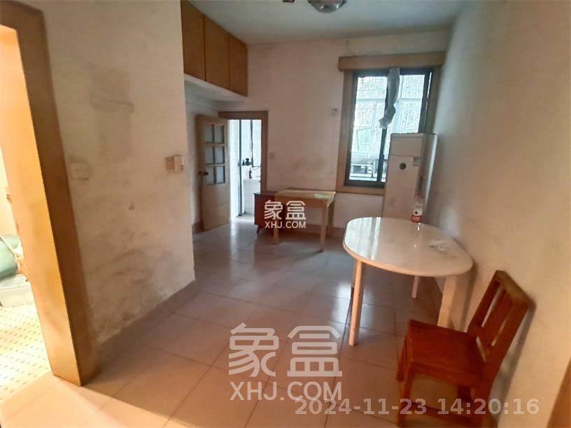 中南工大高坪（甘棠村）  3室1厅1卫   2000.00元/月室内图1