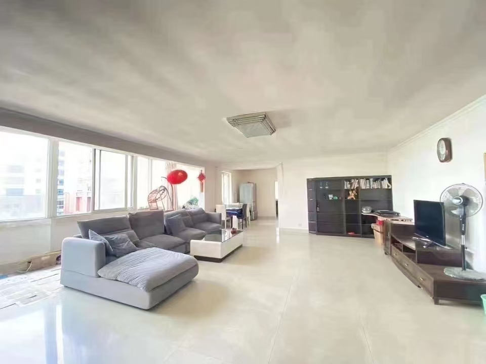 锦绣花园  4室2厅2卫    135.0万 锦绣花园  4室2厅2卫    135.0万室内图