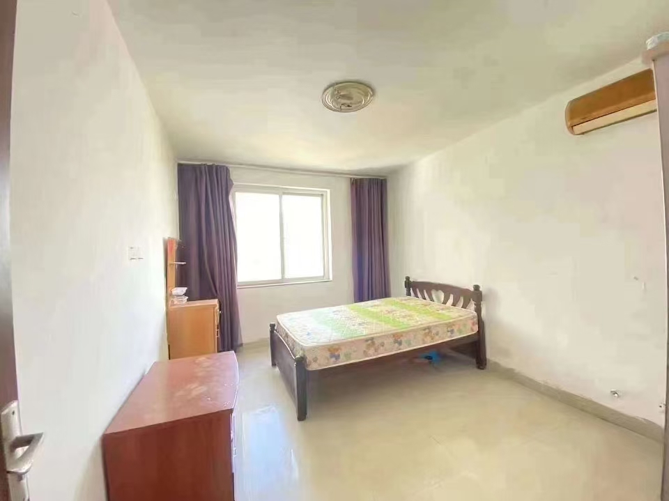 锦绣花园  4室2厅2卫    135.0万 锦绣花园  4室2厅2卫    135.0万室内图