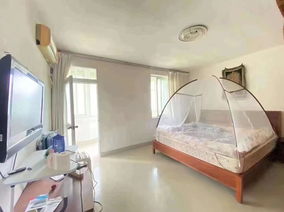 锦绣花园  4室2厅2卫    135.0万 锦绣花园  4室2厅2卫    135.0万室内图