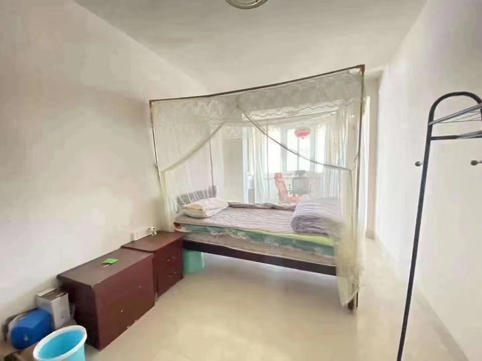 锦绣花园  4室2厅2卫    135.0万 锦绣花园  4室2厅2卫    135.0万室内图