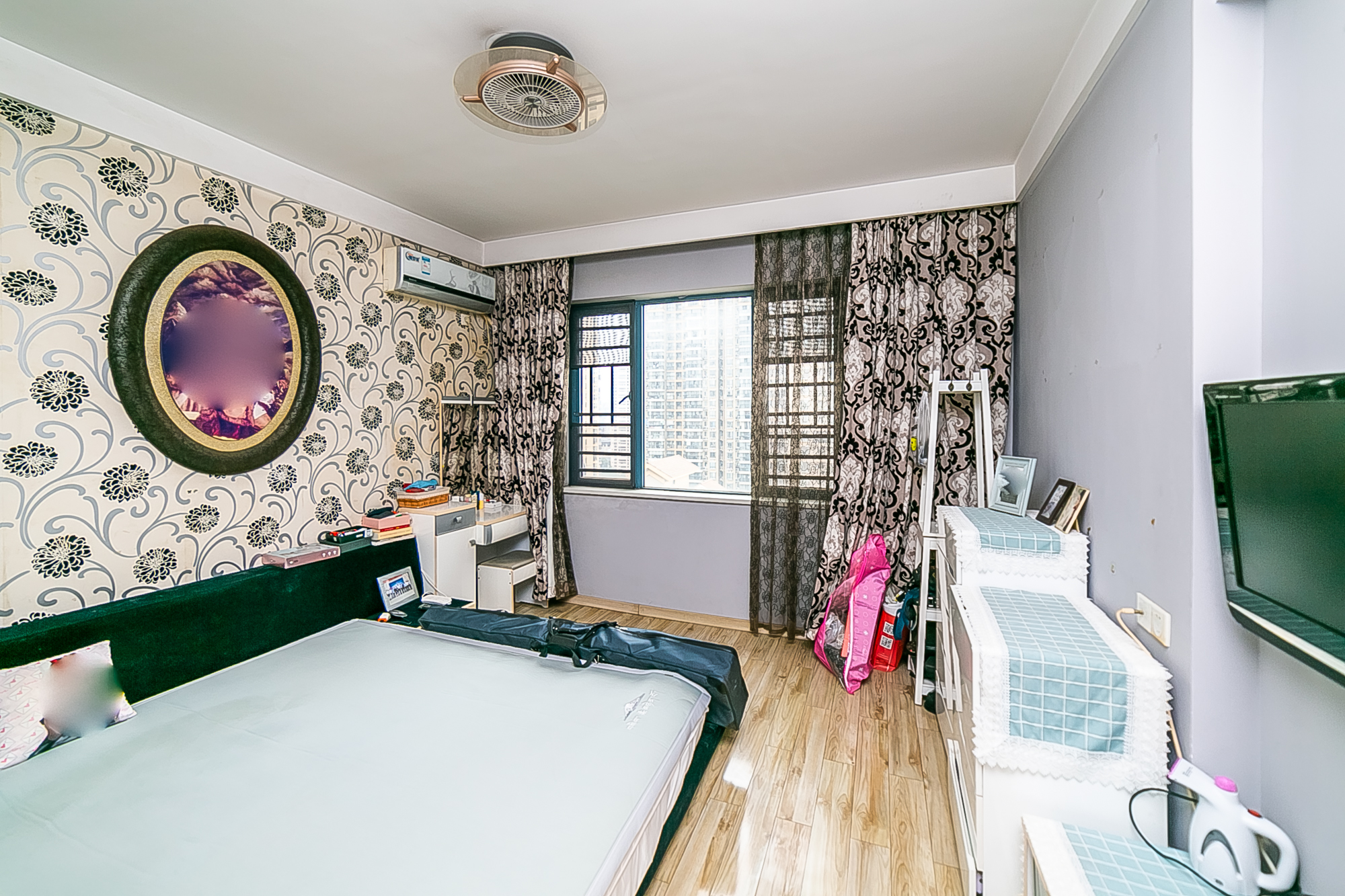 华菱蓝调国际(华菱.香墅美地)  3室2厅2卫    98.0万 华菱蓝调国际(华菱.香墅美地)  3室2厅2卫    98.0万卧室