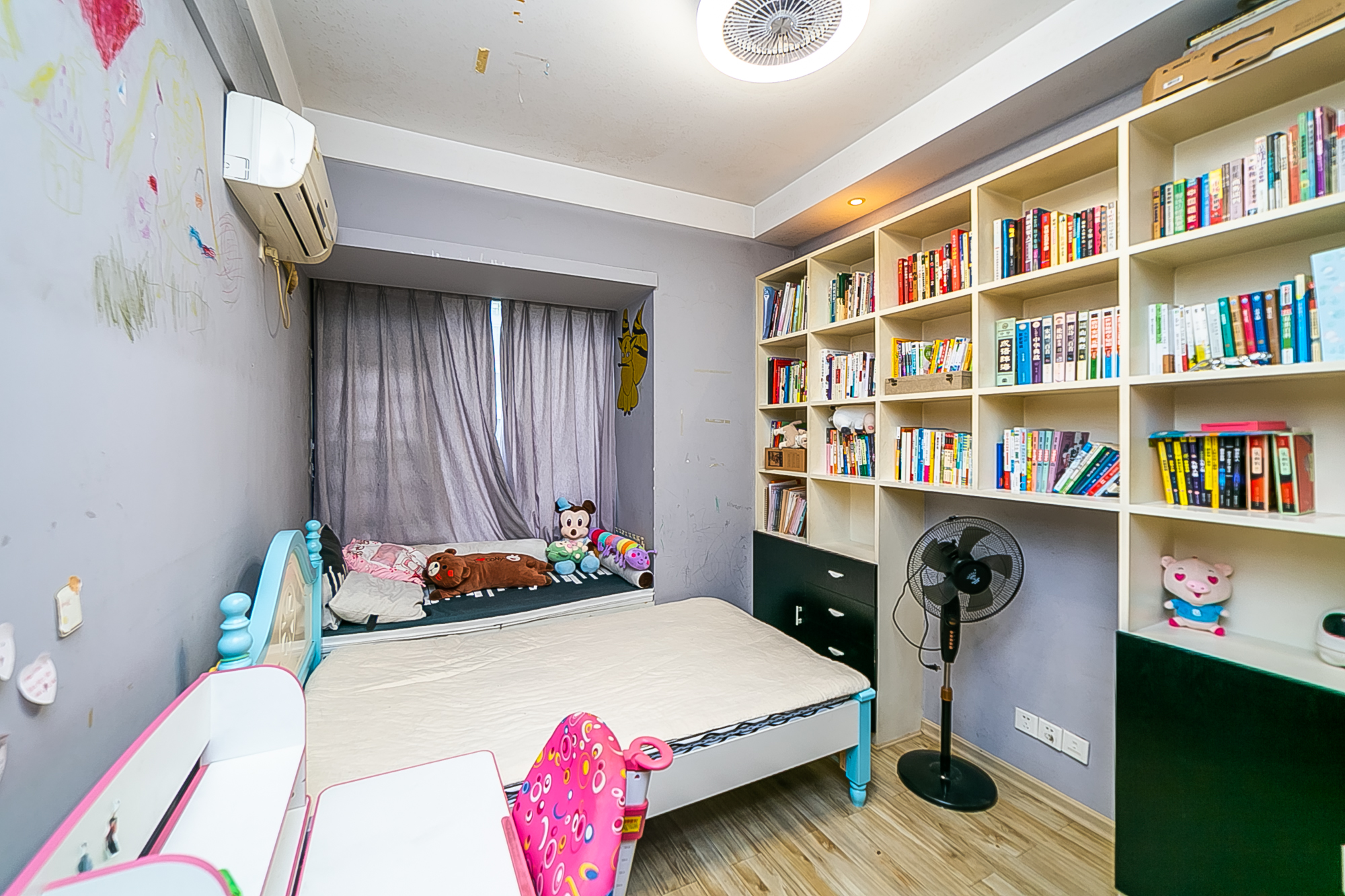 华菱蓝调国际(华菱.香墅美地)  3室2厅2卫    98.0万 华菱蓝调国际(华菱.香墅美地)  3室2厅2卫    98.0万卧室