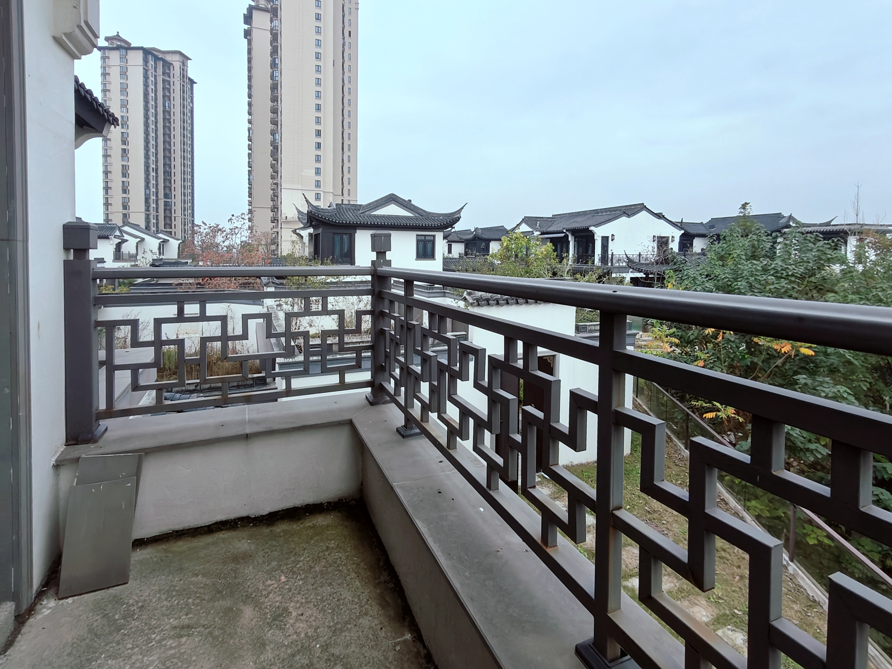绿城高尔夫小镇  5室2厅5卫   890.00万阳台