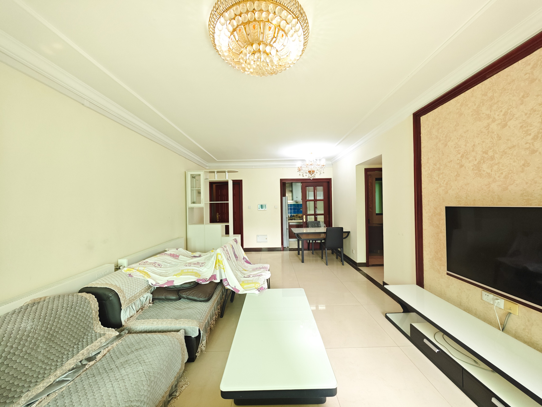 恒大城  3室2厅2卫    98.0万 恒大城  3室2厅2卫    98.0万