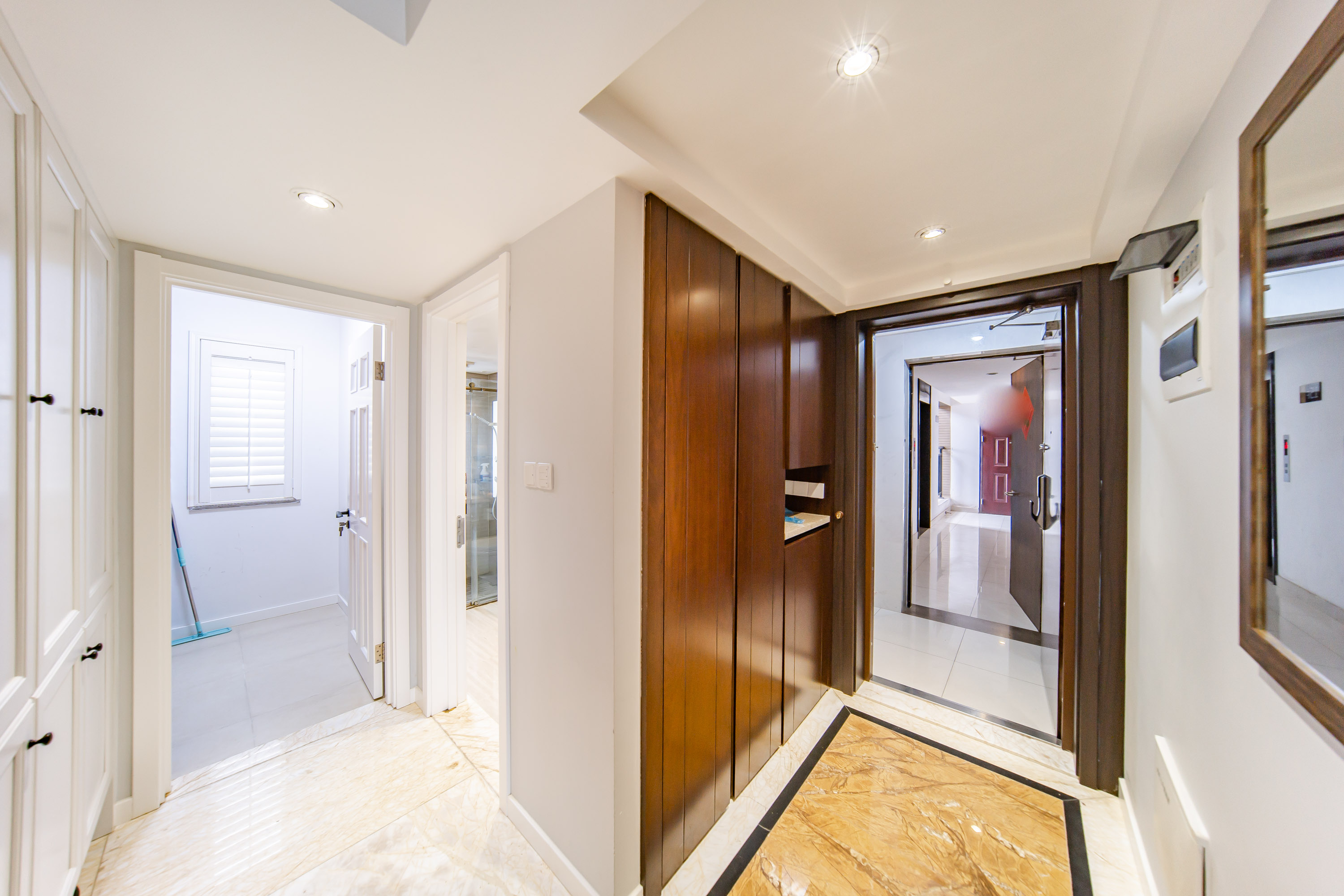 万科金域缇香  4室2厅2卫    190.0万其他