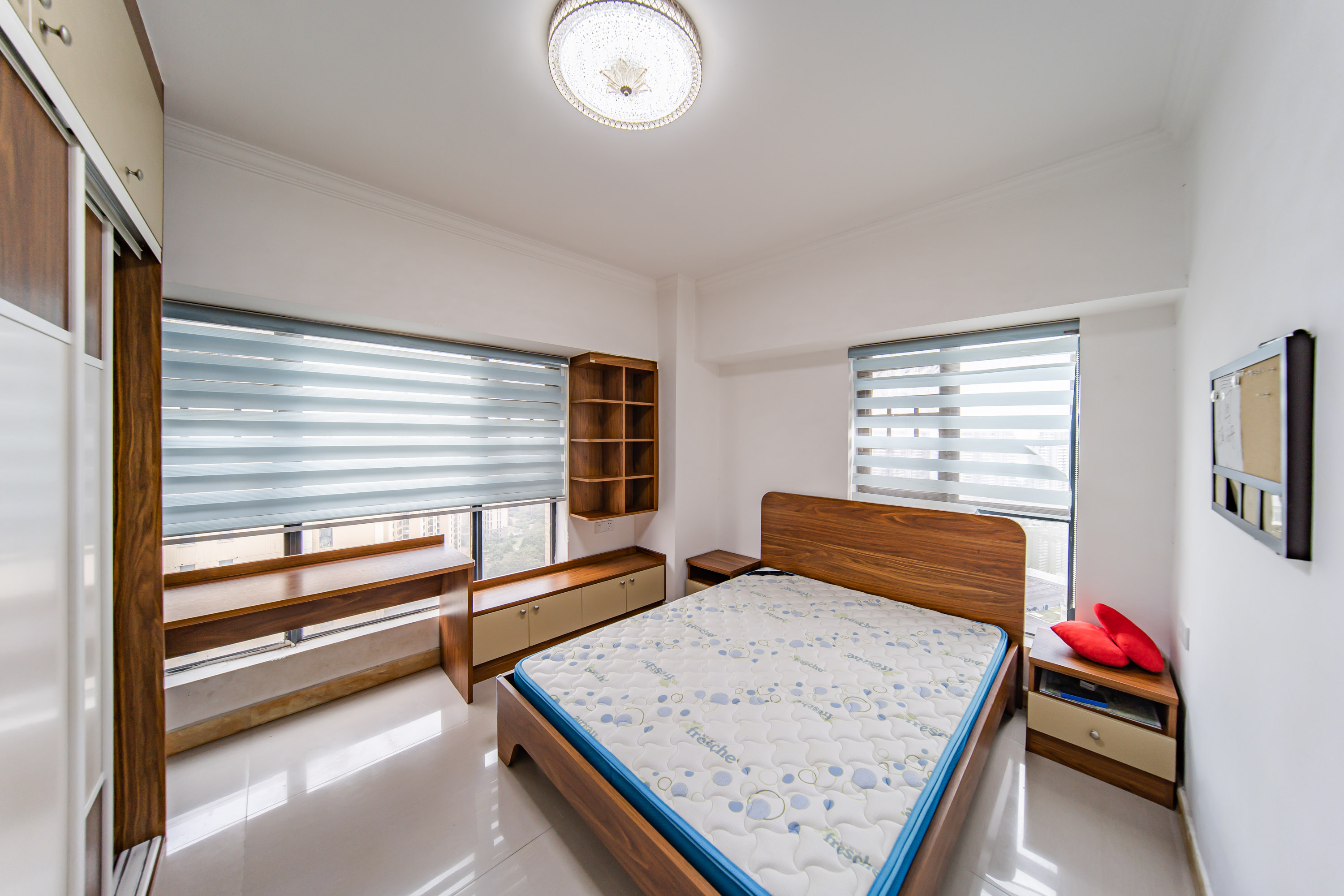 湘熙水郡(观澜海赋家园) 2室2厅1卫 75.0万 湘熙水郡(观澜海赋家园) 2室2厅1卫 75.0万卧室