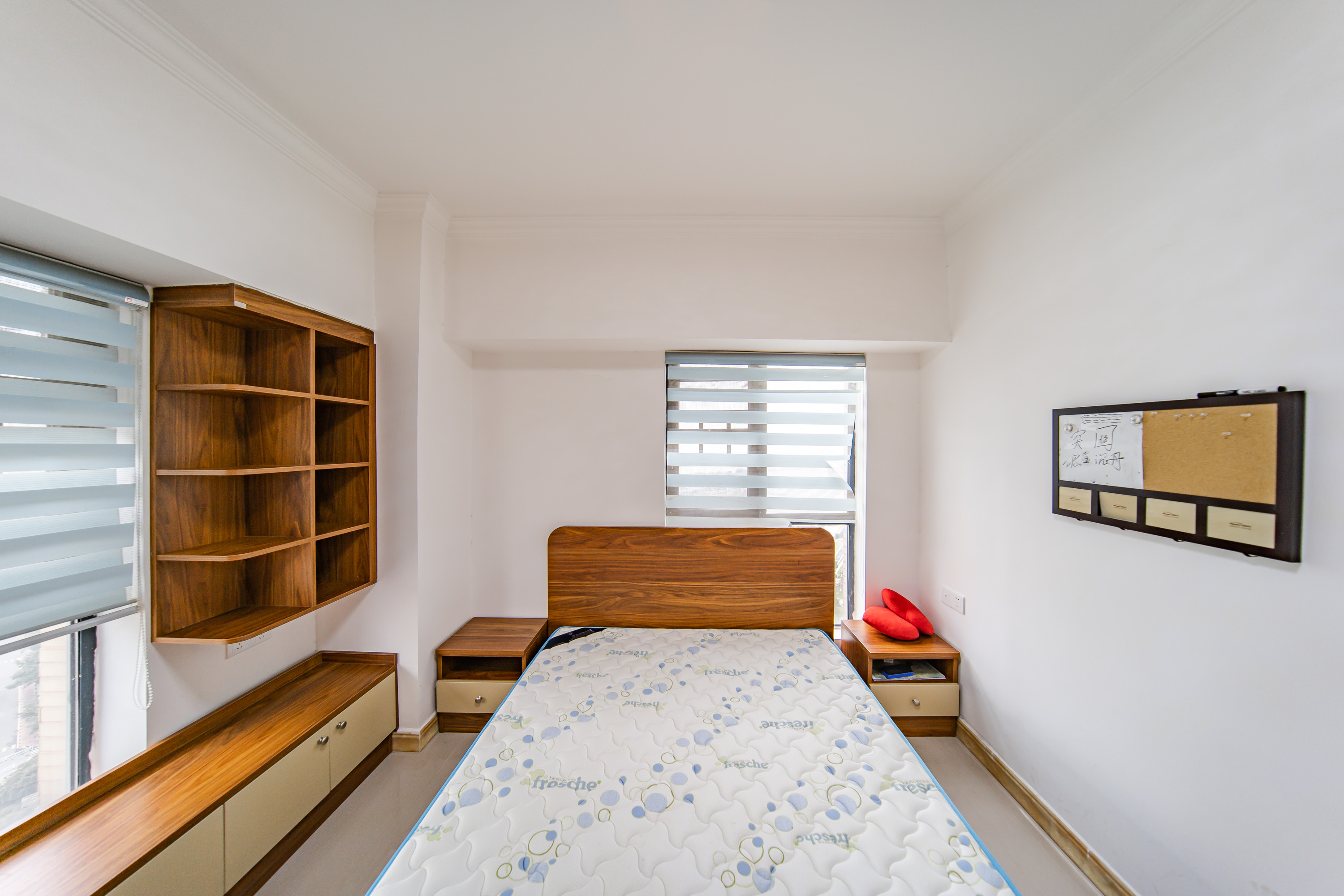 湘熙水郡(观澜海赋家园) 2室2厅1卫 75.0万 湘熙水郡(观澜海赋家园) 2室2厅1卫 75.0万卧室