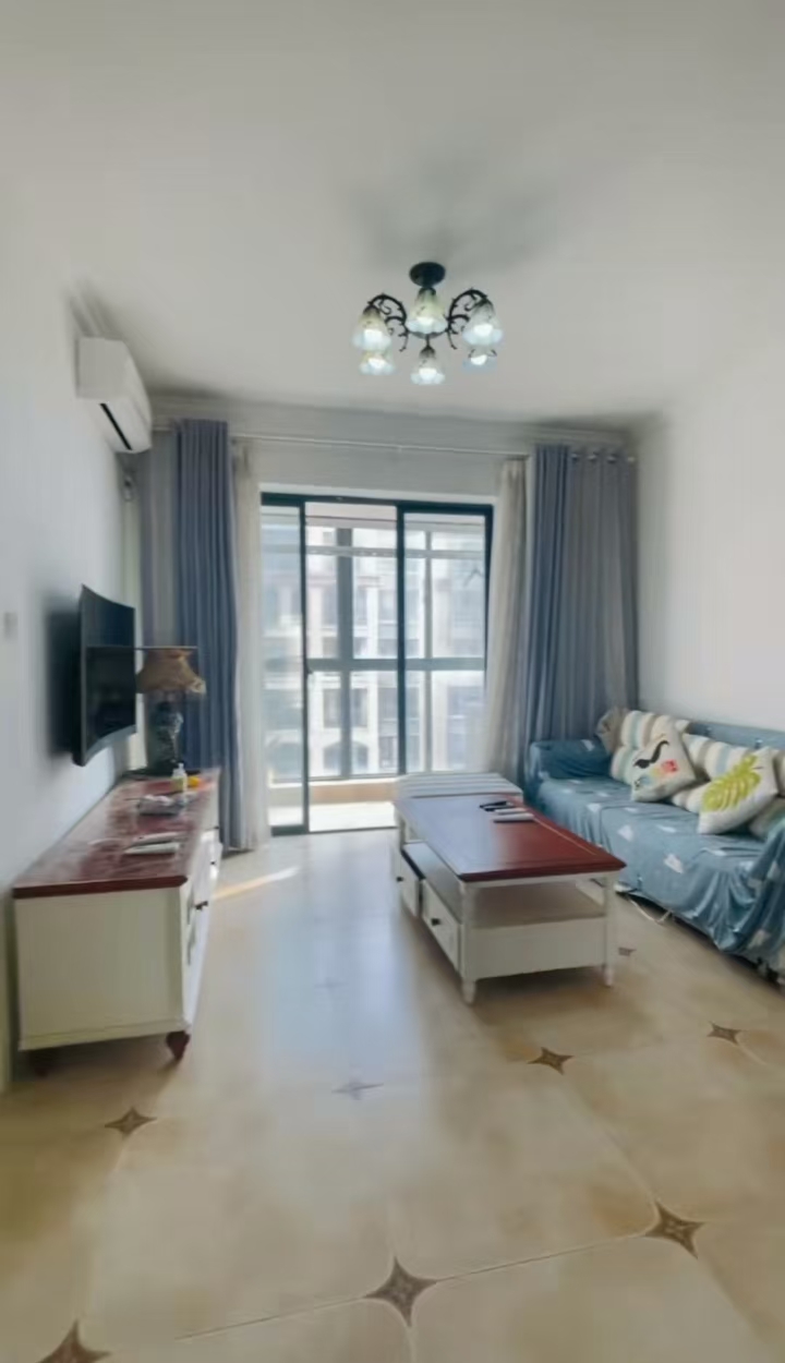 滨江花城  1室2厅1卫    75.0万 滨江花城  1室2厅1卫    75.0万室内图