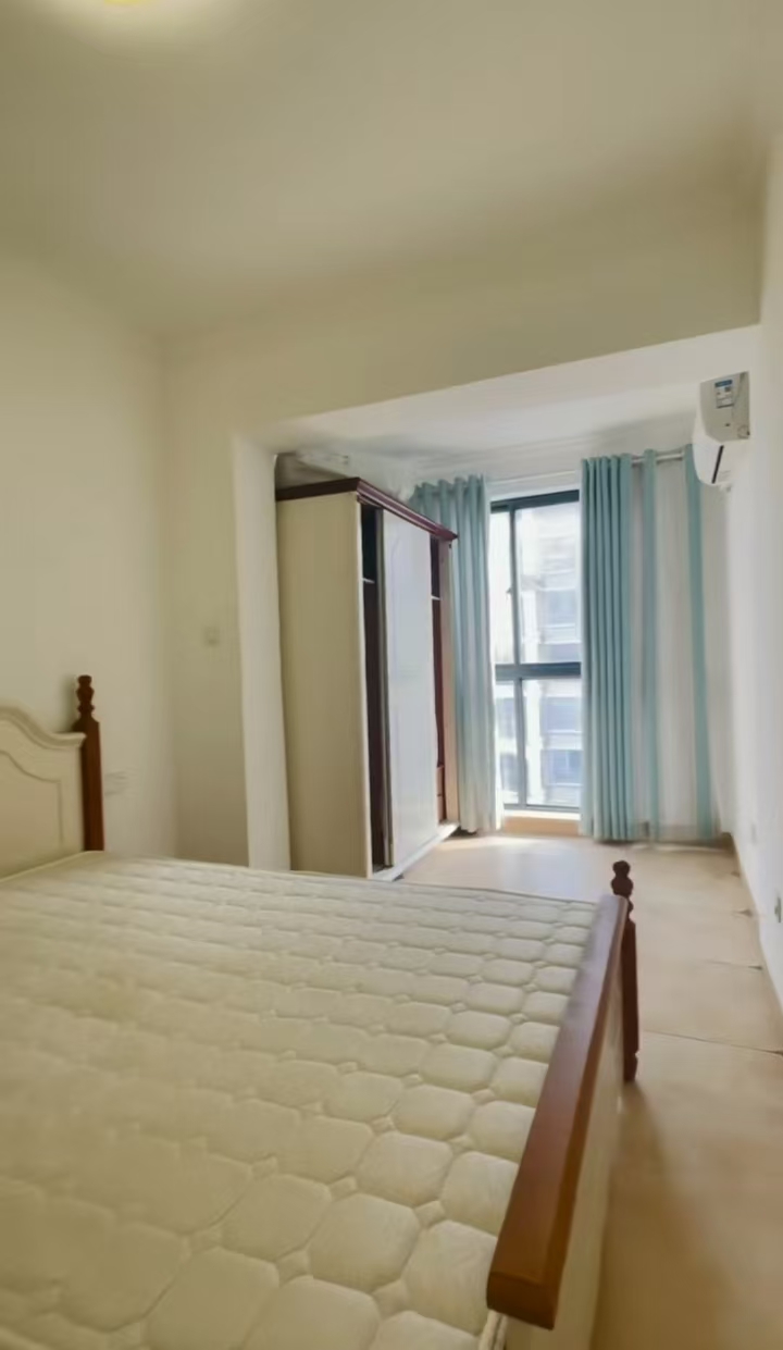 滨江花城  1室2厅1卫    75.0万 滨江花城  1室2厅1卫    75.0万室内图