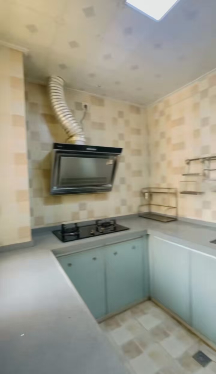 滨江花城  1室2厅1卫    75.0万 滨江花城  1室2厅1卫    75.0万室内图