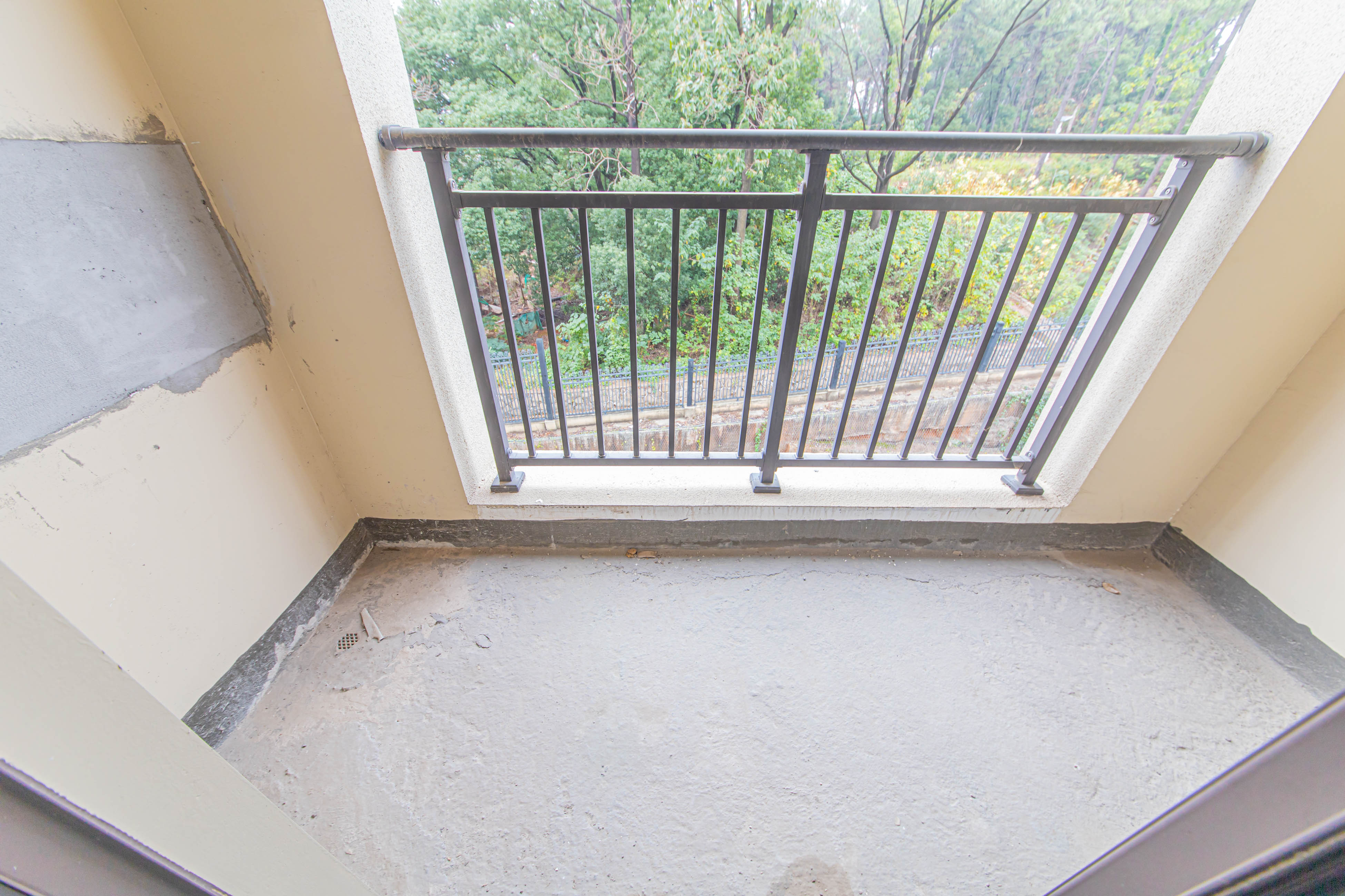 长沙美的梧桐庄园 4室2厅2卫 160.0万 长沙美的梧桐庄园 4室2厅2卫 160.0万阳台