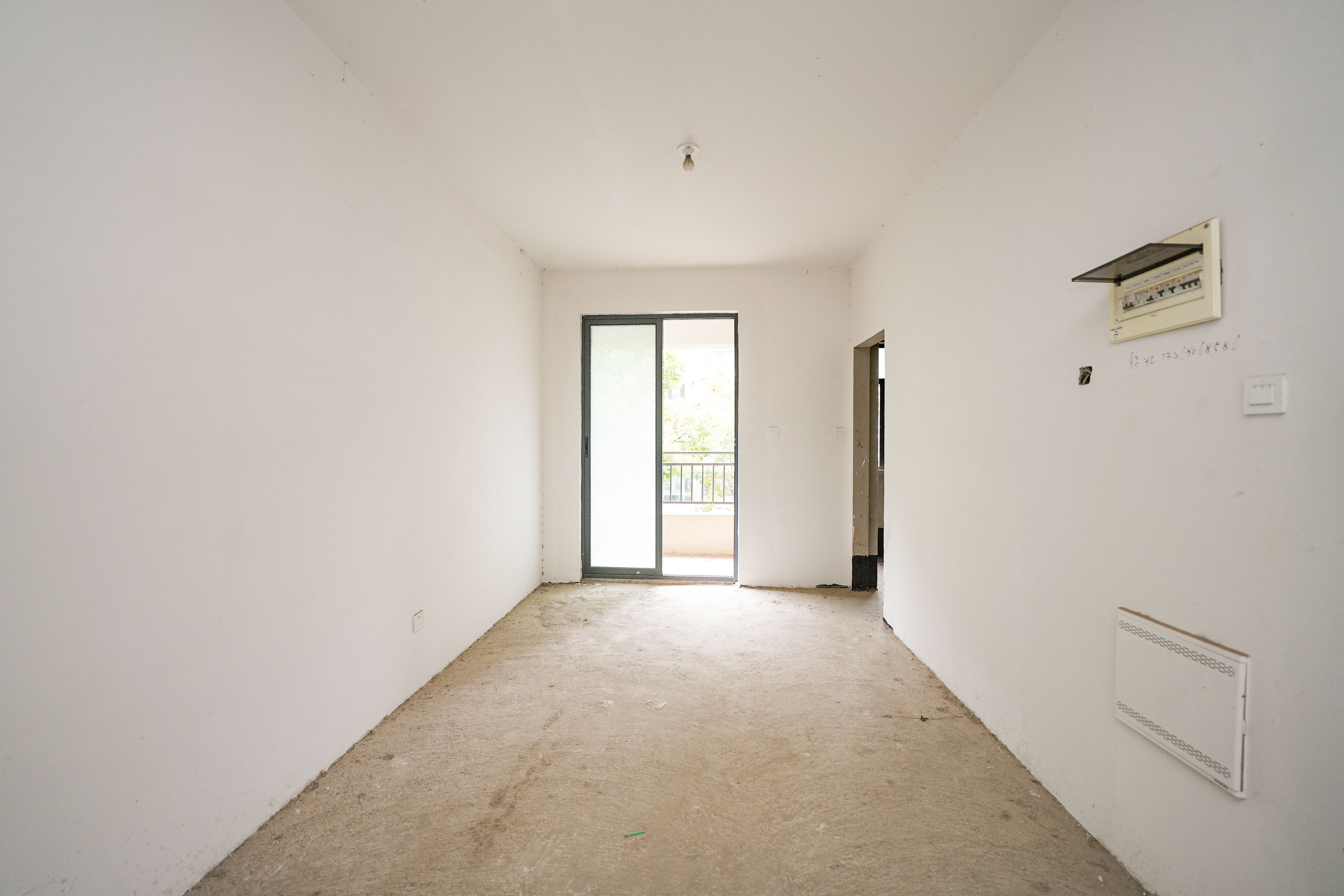 五矿万境蓝山  3室2厅2卫    142.0万 五矿万境蓝山  3室2厅2卫    142.0万客厅