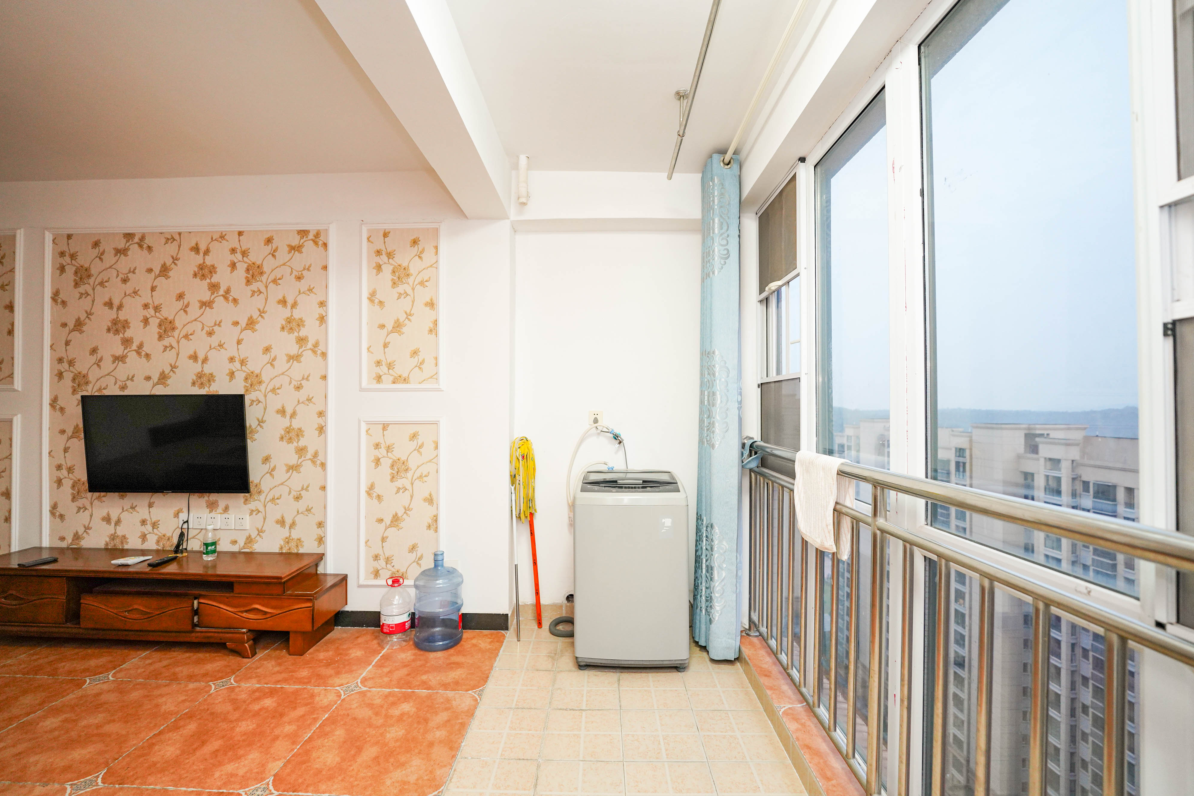 丽发新城  2室2厅1卫   53.00万其他