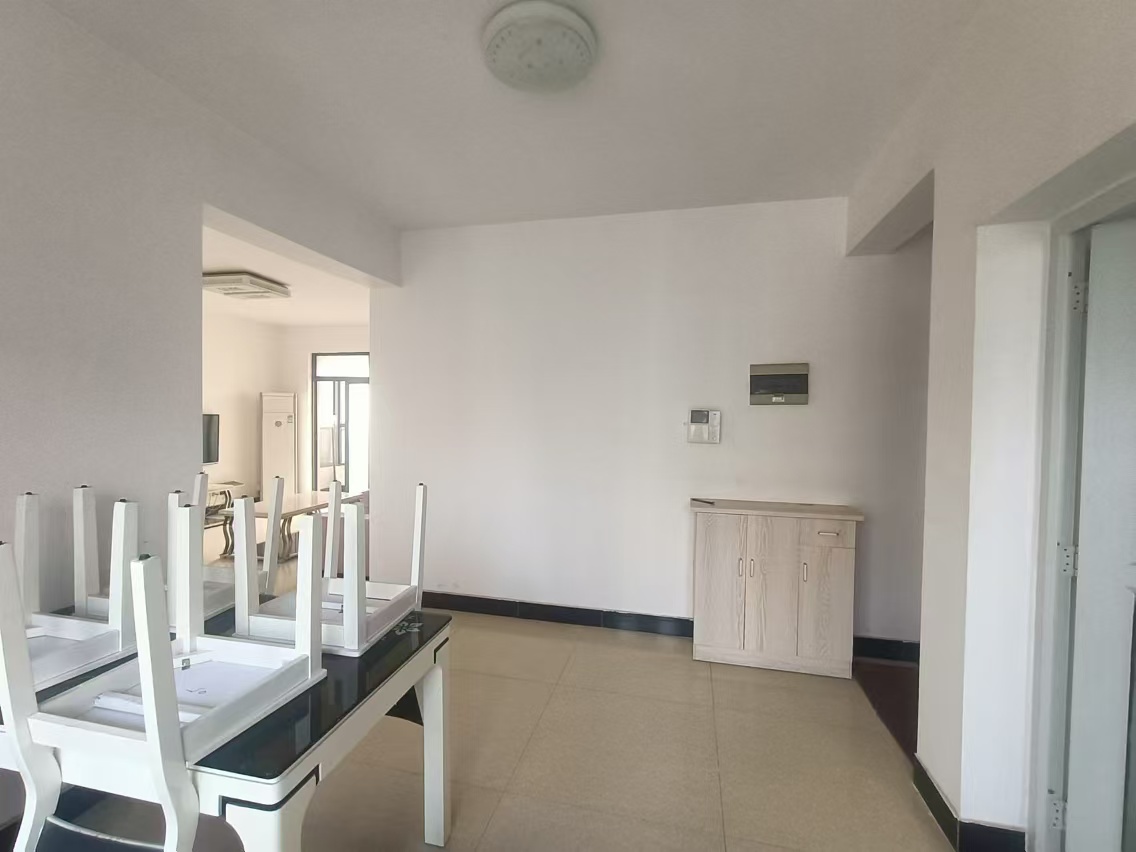 湘府9号 3室1厅1卫 2500.0元/月 湘府9号 3室1厅1卫 2500.0元/月室内图