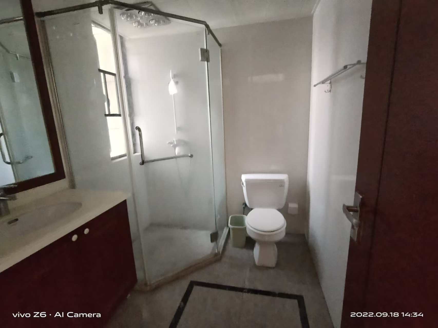 中海国际二期 3室2厅2卫 2100.0元/月 中海国际二期 3室2厅2卫 2100.0元/月室内图