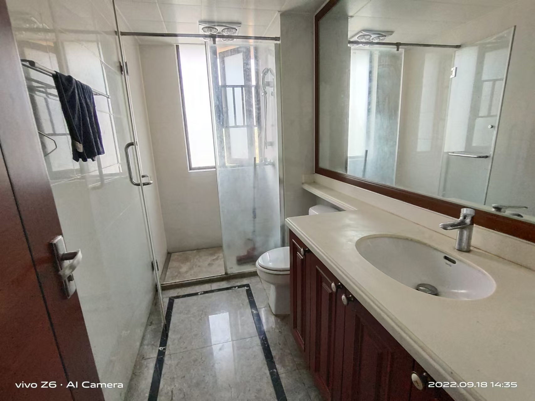 中海国际二期 3室2厅2卫 2100.0元/月 中海国际二期 3室2厅2卫 2100.0元/月室内图