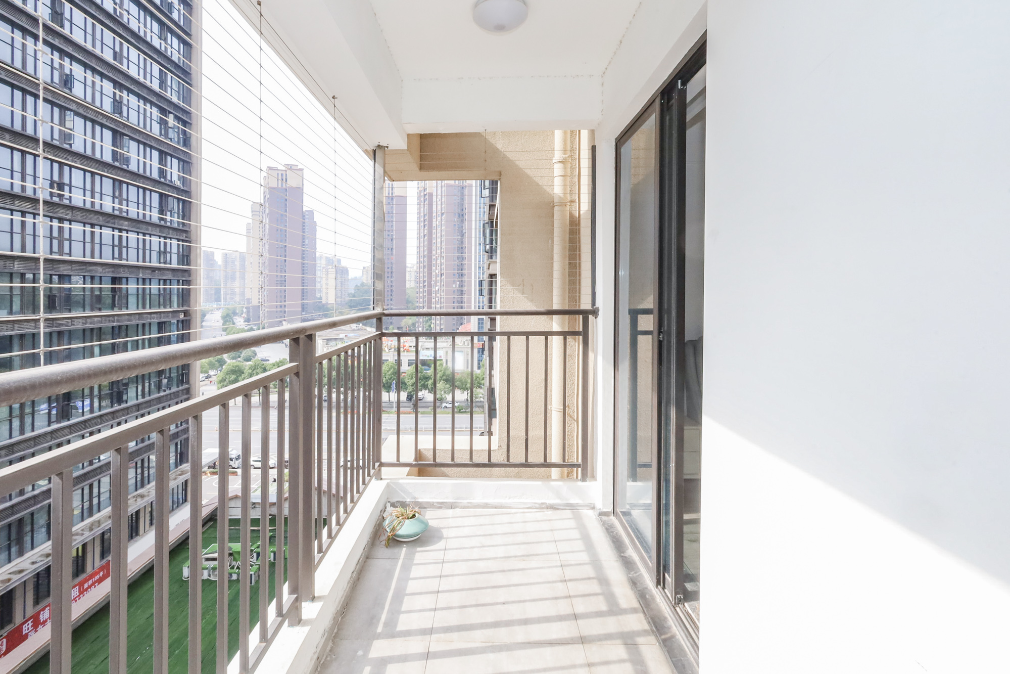 金茂建发泊悦  4室2厅2卫   195.00万阳台