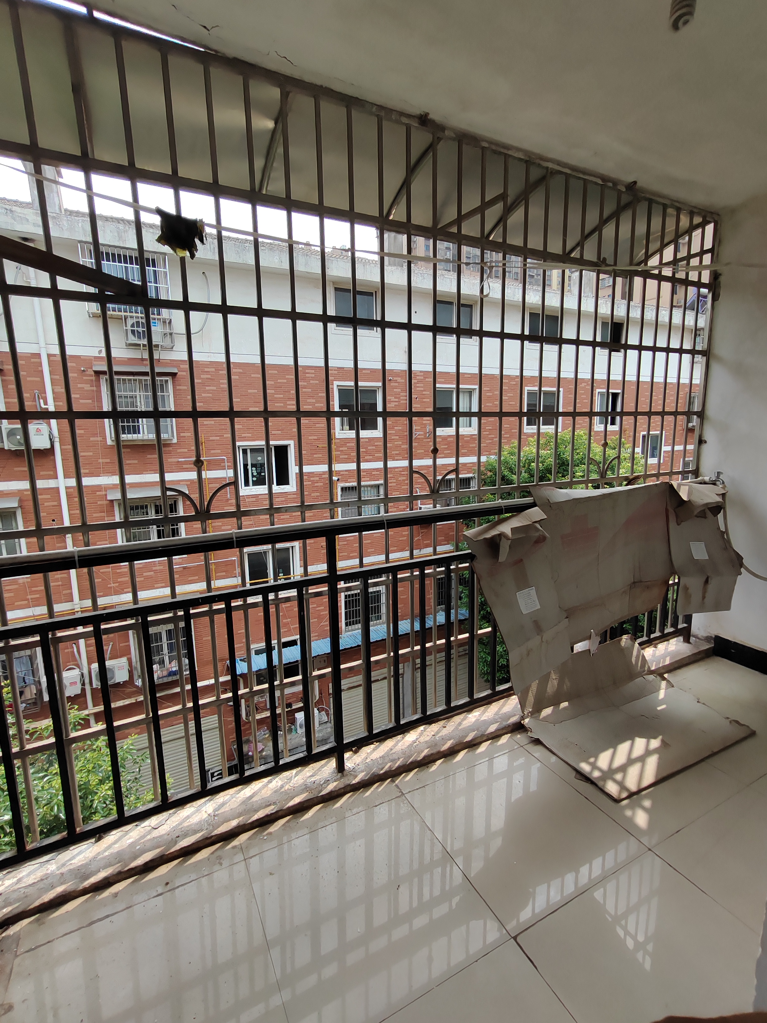 金鹰机电大市场 5室2厅1卫 1800.0元/月 金鹰机电大市场 5室2厅1卫 1800.0元/月室内图