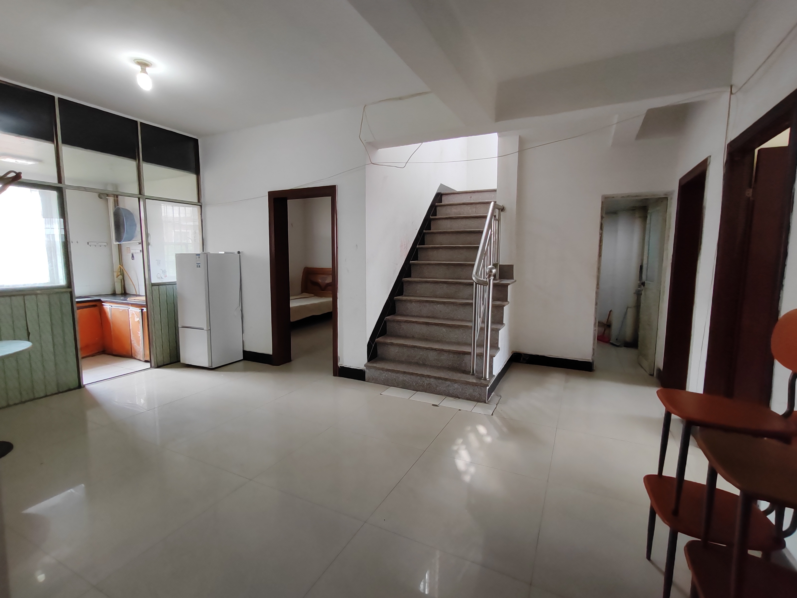 金鹰机电大市场 5室2厅1卫 1800.0元/月 金鹰机电大市场 5室2厅1卫 1800.0元/月室内图