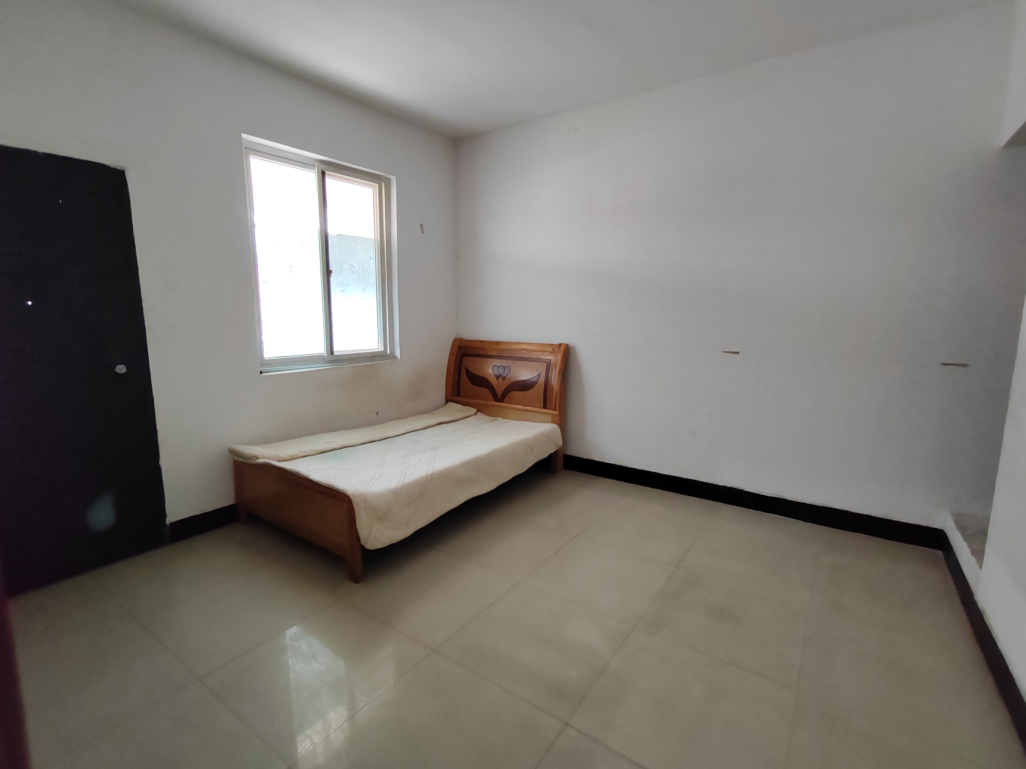 金鹰机电大市场 5室2厅1卫 1800.0元/月 金鹰机电大市场 5室2厅1卫 1800.0元/月室内图