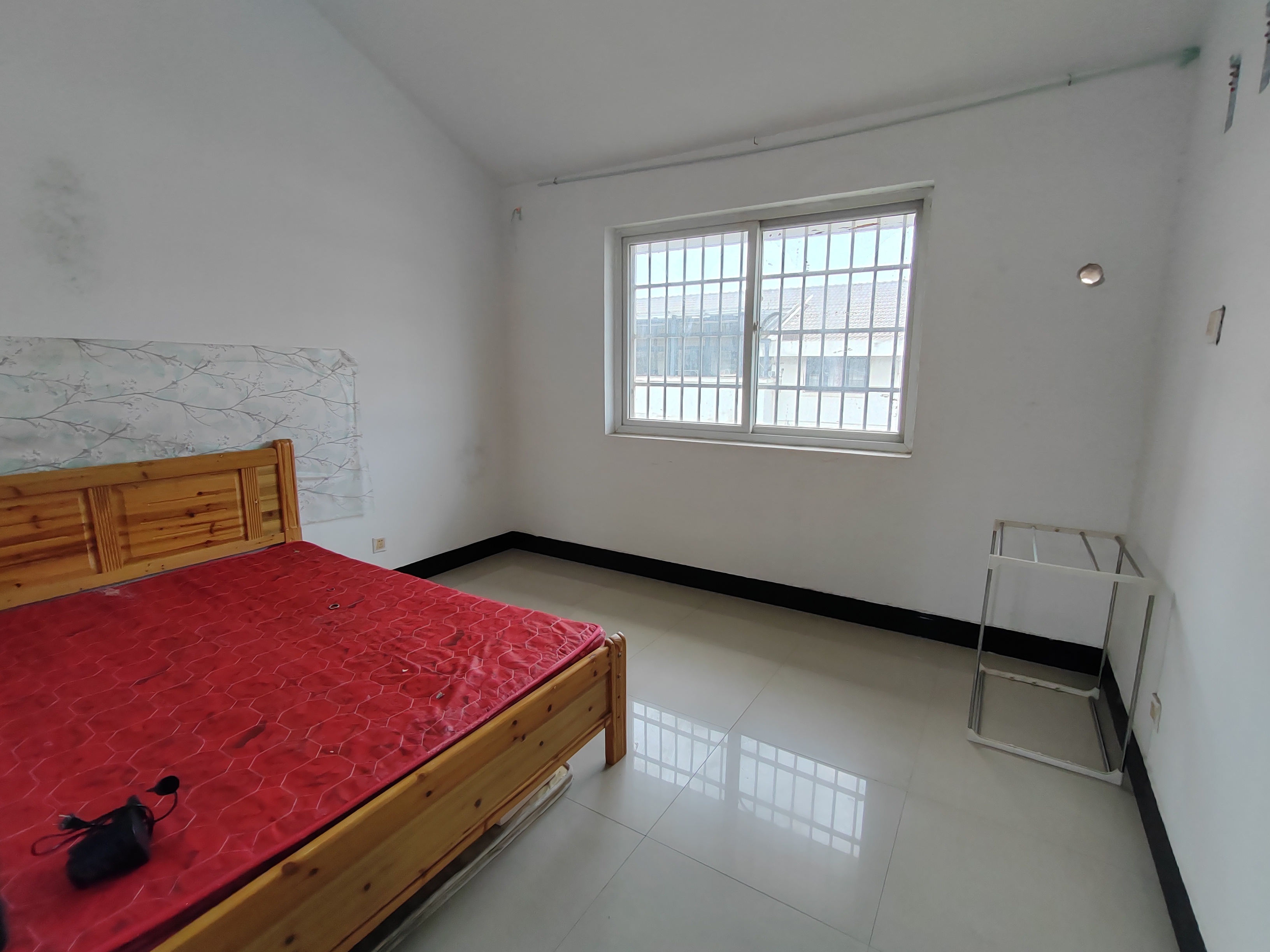 金鹰机电大市场 5室2厅1卫 1800.0元/月 金鹰机电大市场 5室2厅1卫 1800.0元/月室内图