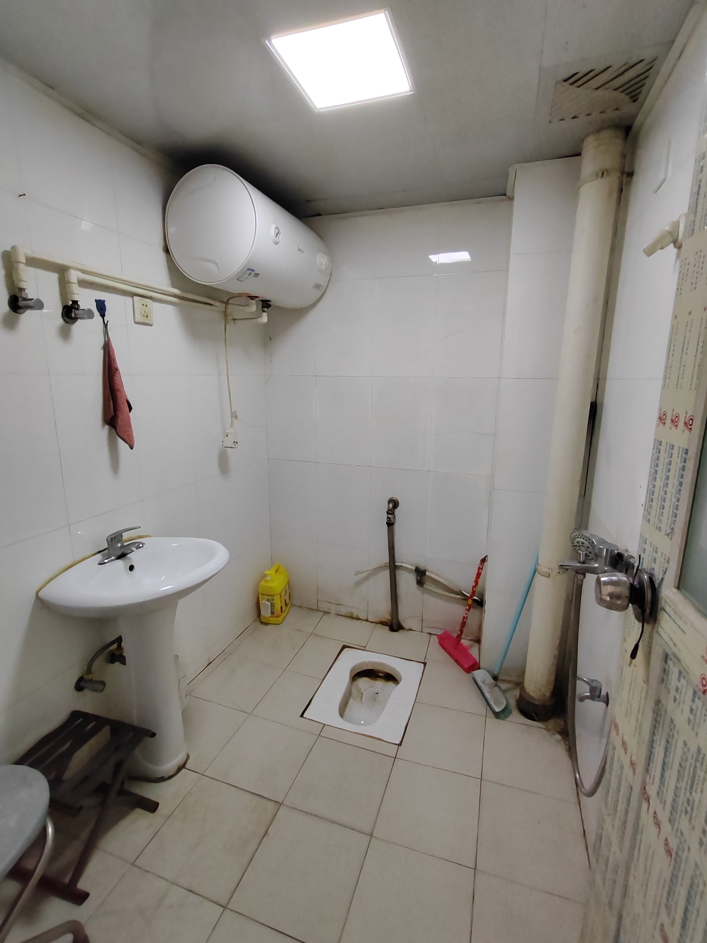 金鹰机电大市场 5室2厅1卫 1800.0元/月 金鹰机电大市场 5室2厅1卫 1800.0元/月室内图