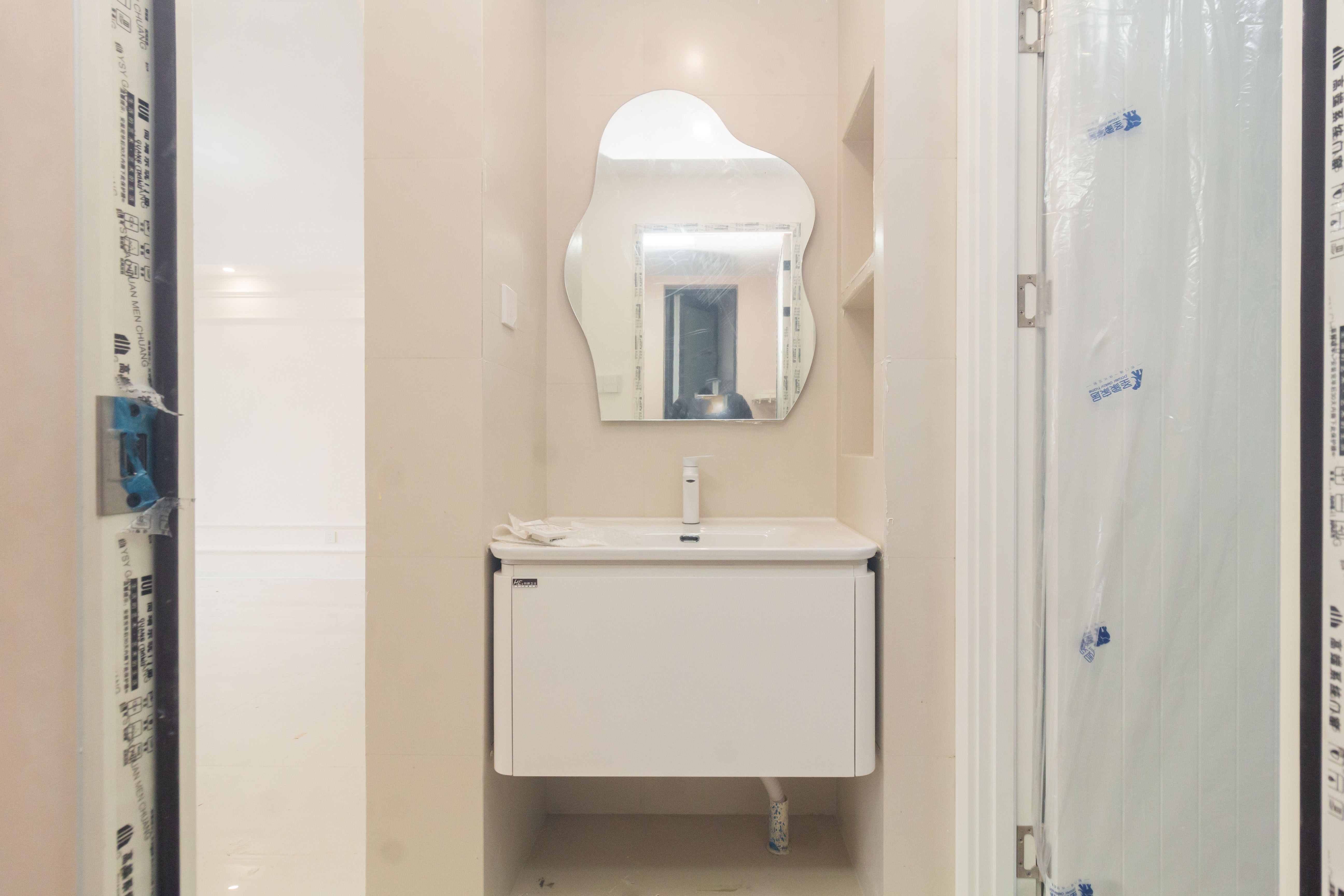 华远碧桂园海蓝城二期  3室2厅1卫    68.0万 华远碧桂园海蓝城二期  3室2厅1卫    68.0万卧室