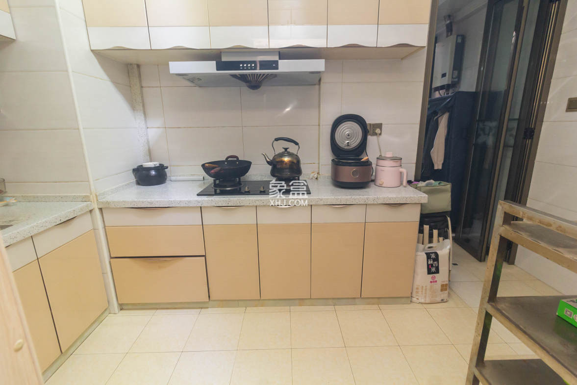 佳美紫郡 3室2厅1卫 68.8万 佳美紫郡 3室2厅1卫 68.8万厨房