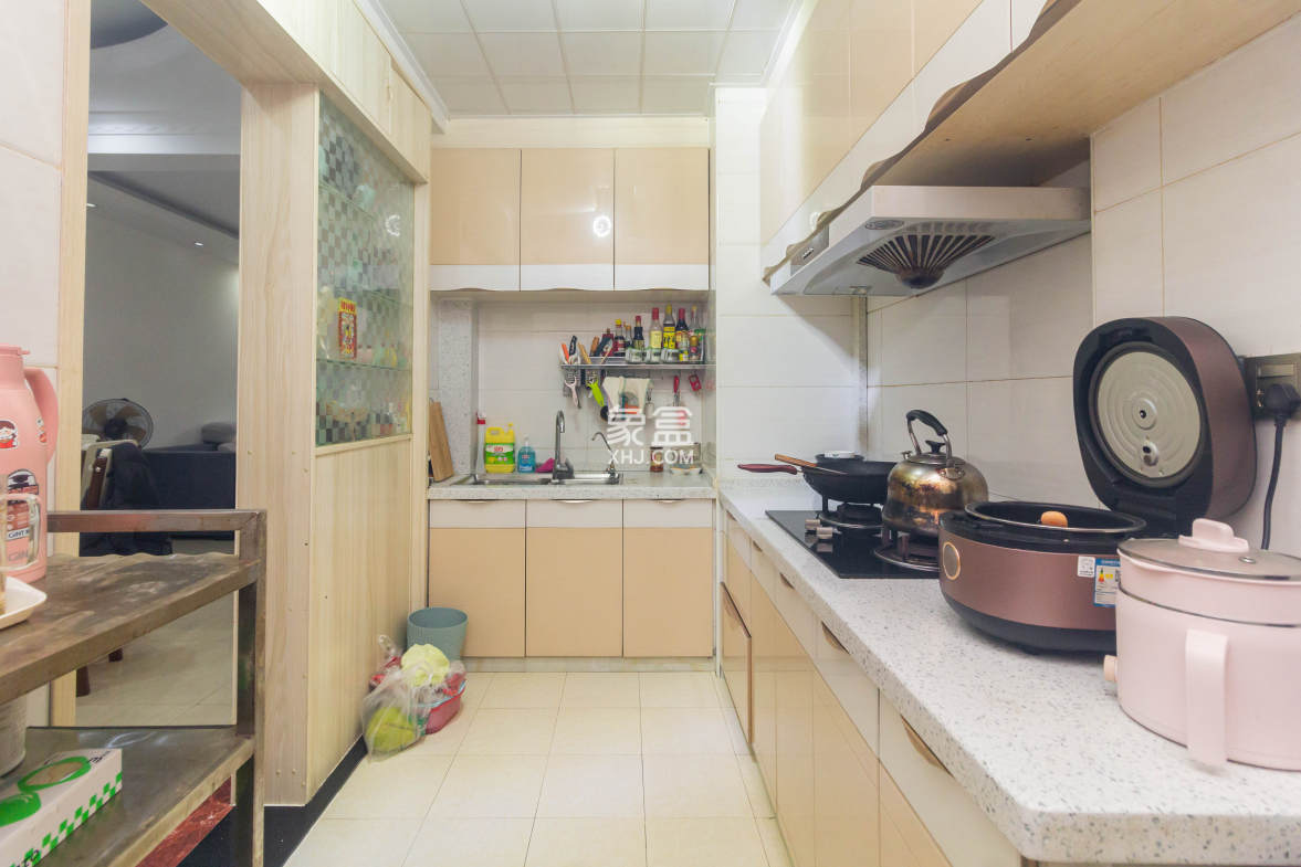 佳美紫郡 3室2厅1卫 68.8万 佳美紫郡 3室2厅1卫 68.8万厨房