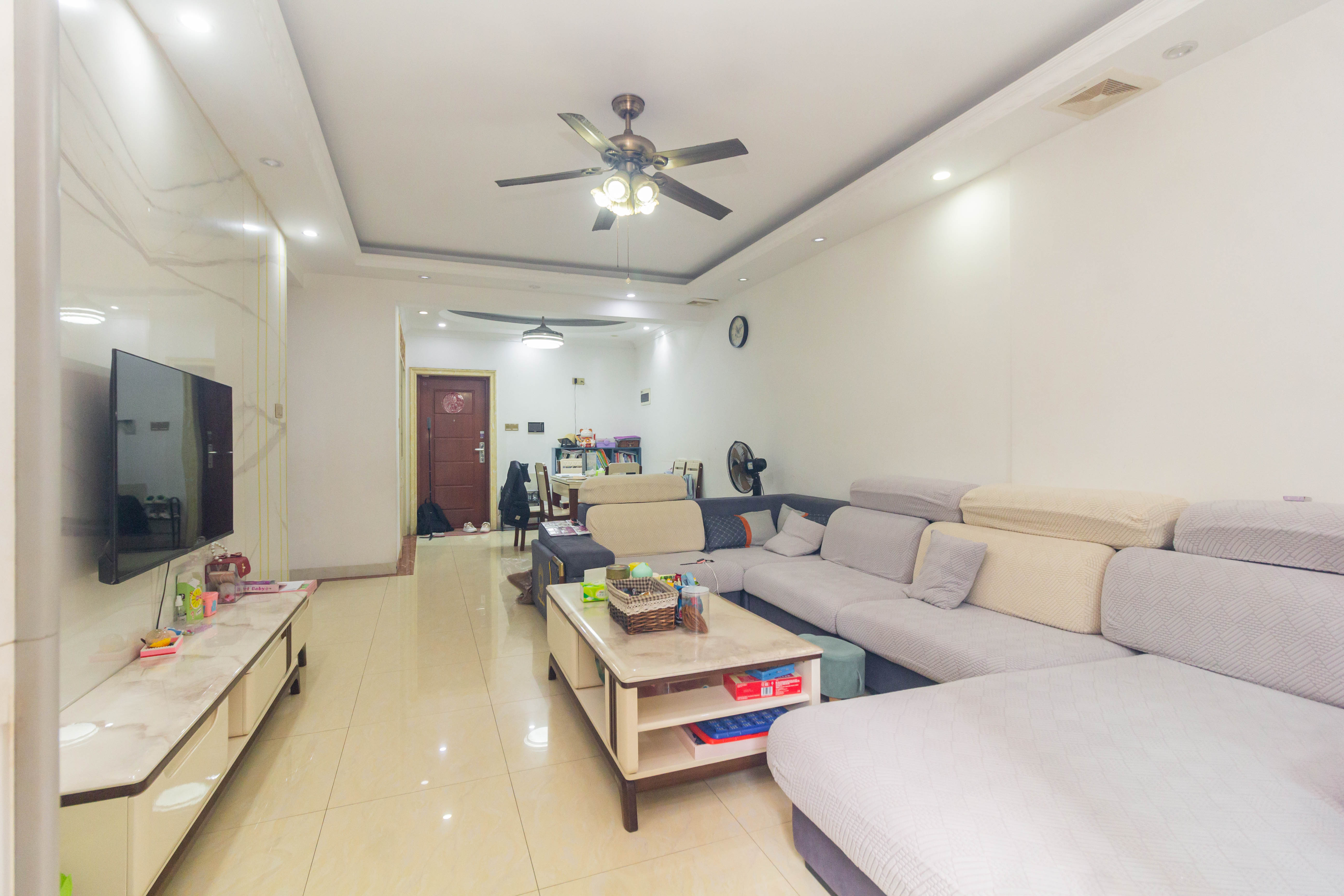 佳美紫郡  3室2厅1卫    68.8万客厅