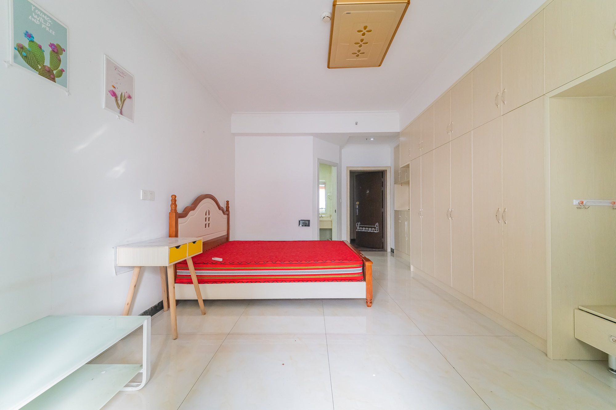 未来漫城  1室1厅1卫    35.0万 未来漫城  1室1厅1卫    35.0万客厅