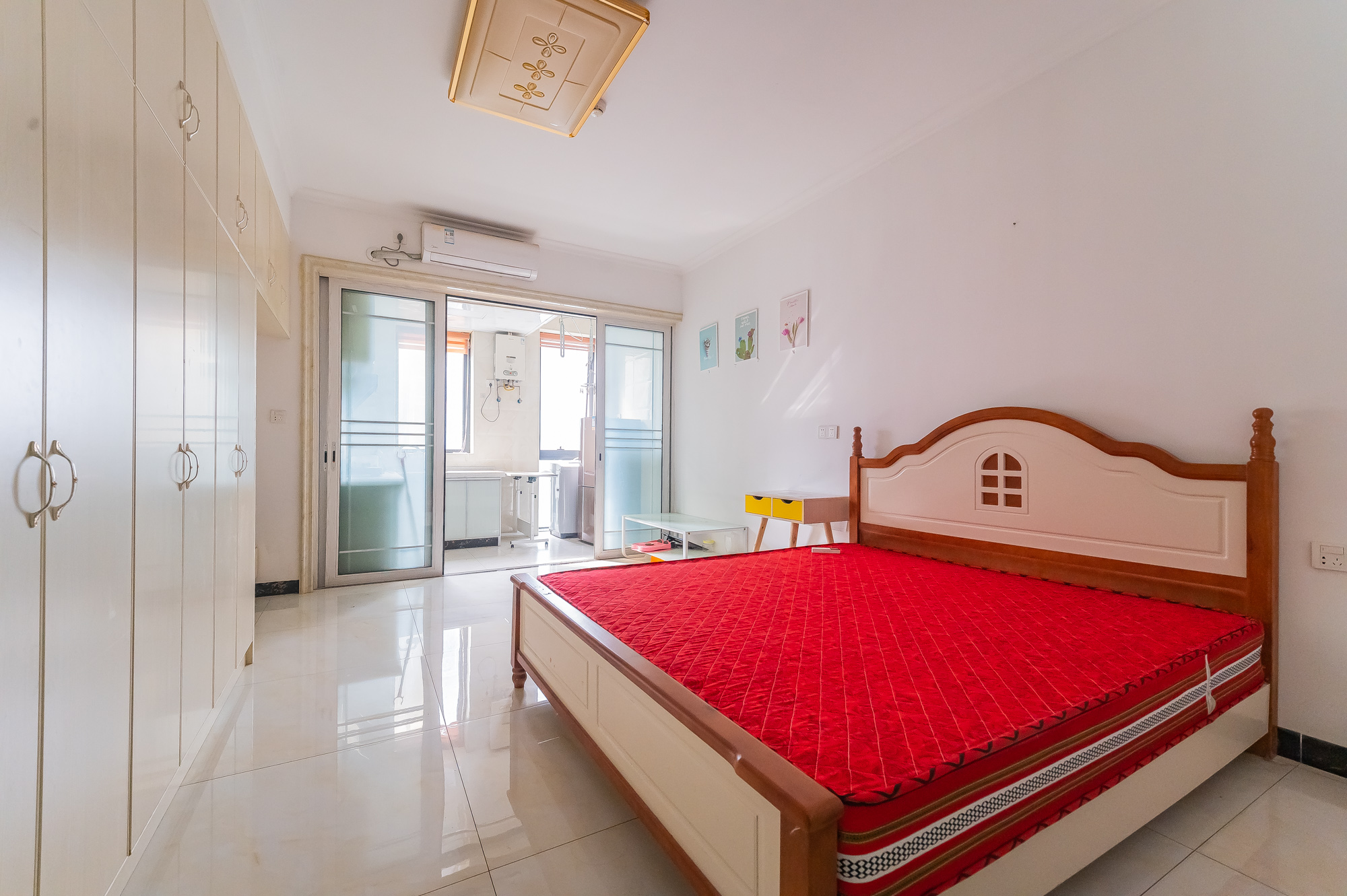 未来漫城  1室1厅1卫    35.0万 未来漫城  1室1厅1卫    35.0万客厅