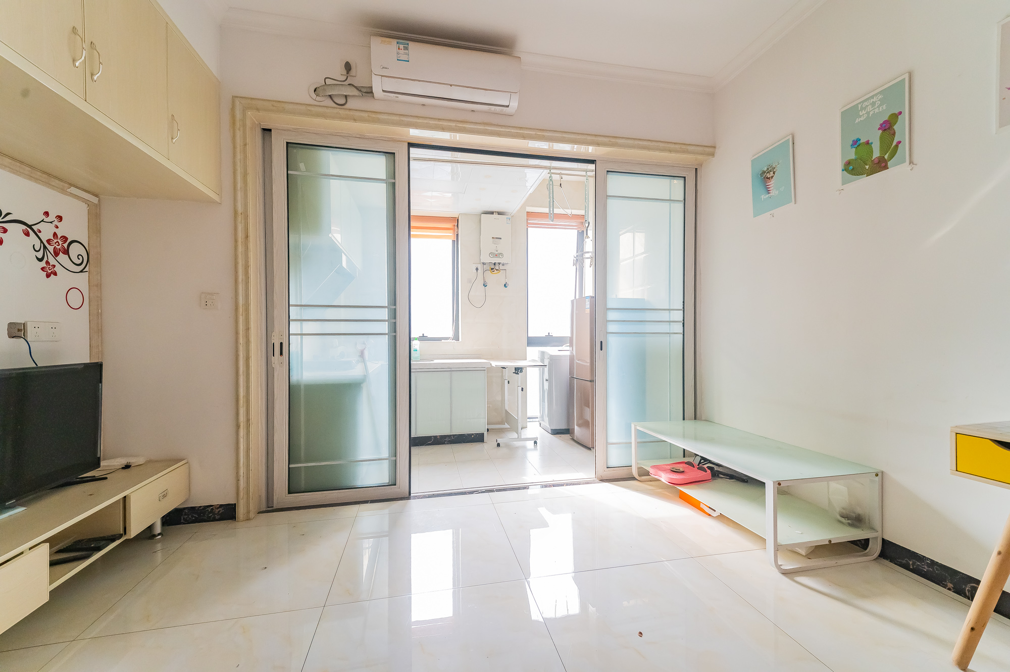 未来漫城  1室1厅1卫    35.0万 未来漫城  1室1厅1卫    35.0万客厅