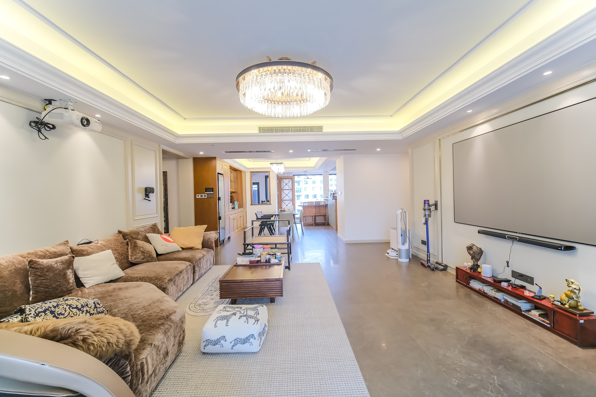 运达锦绣广场  6室2厅2卫    485.0万 运达锦绣广场  6室2厅2卫    485.0万客厅