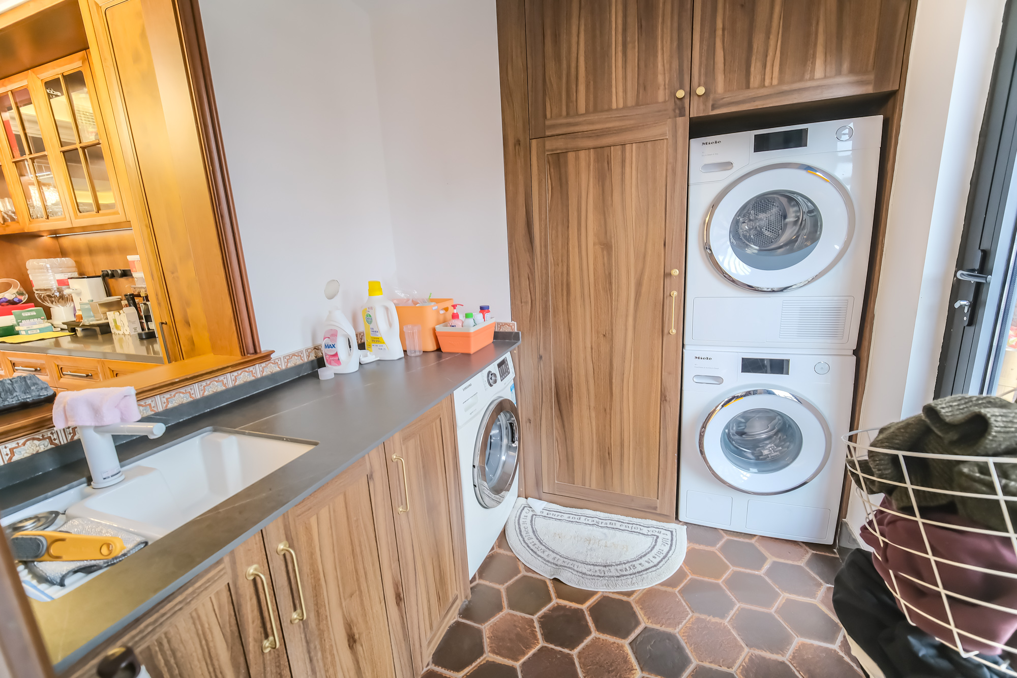 运达锦绣广场  6室2厅2卫    485.0万 运达锦绣广场  6室2厅2卫    485.0万其他