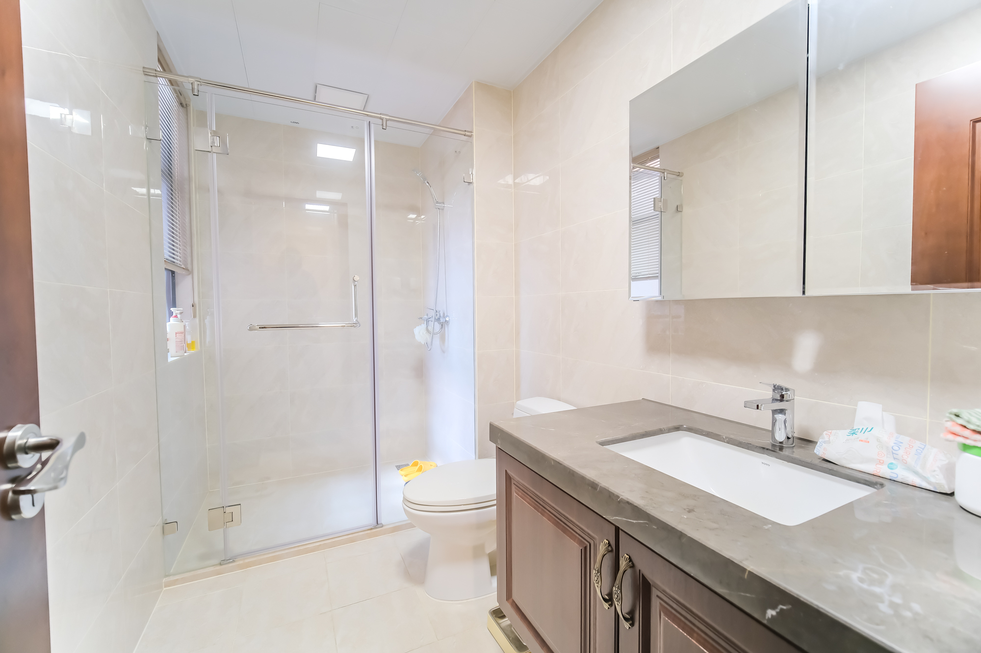 运达锦绣广场  6室2厅2卫    485.0万 运达锦绣广场  6室2厅2卫    485.0万卫生间