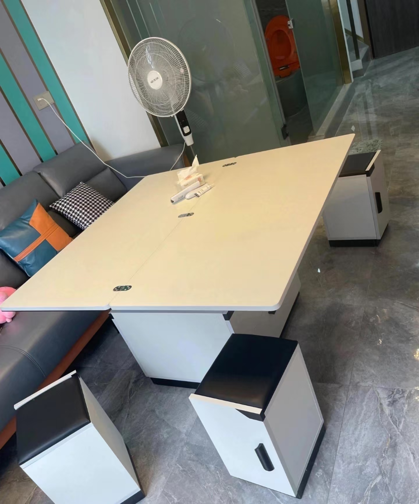 映客龙湖璟翠公馆(映客龙湖璟翠中心) 1室1厅1卫 2400.0元/月 映客龙湖璟翠公馆(映客龙湖璟翠中心) 1室1厅1卫 2400.0元/月室内图