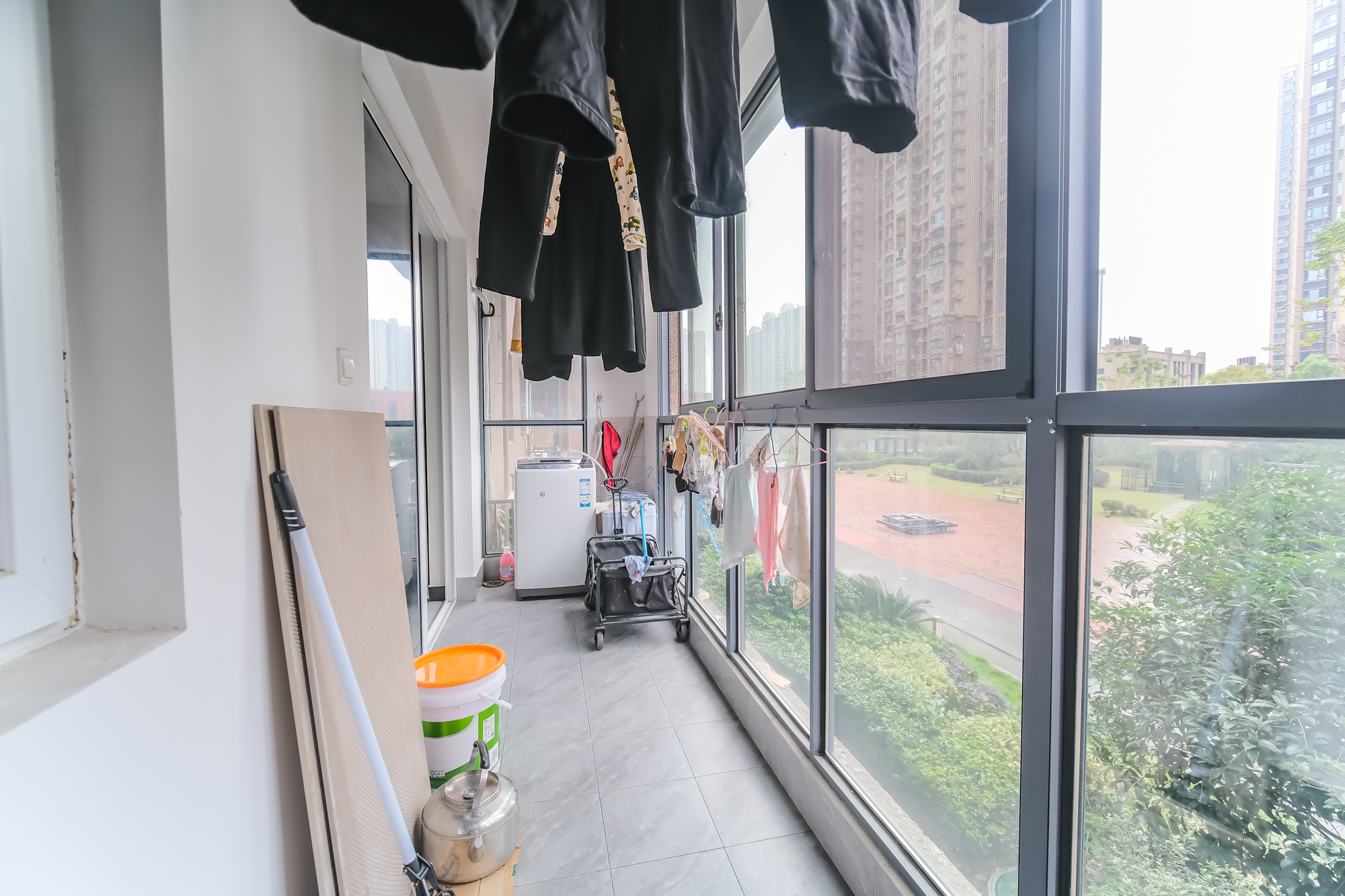 荣盛花语城  3室2厅1卫    65.8万 荣盛花语城  3室2厅1卫    65.8万阳台