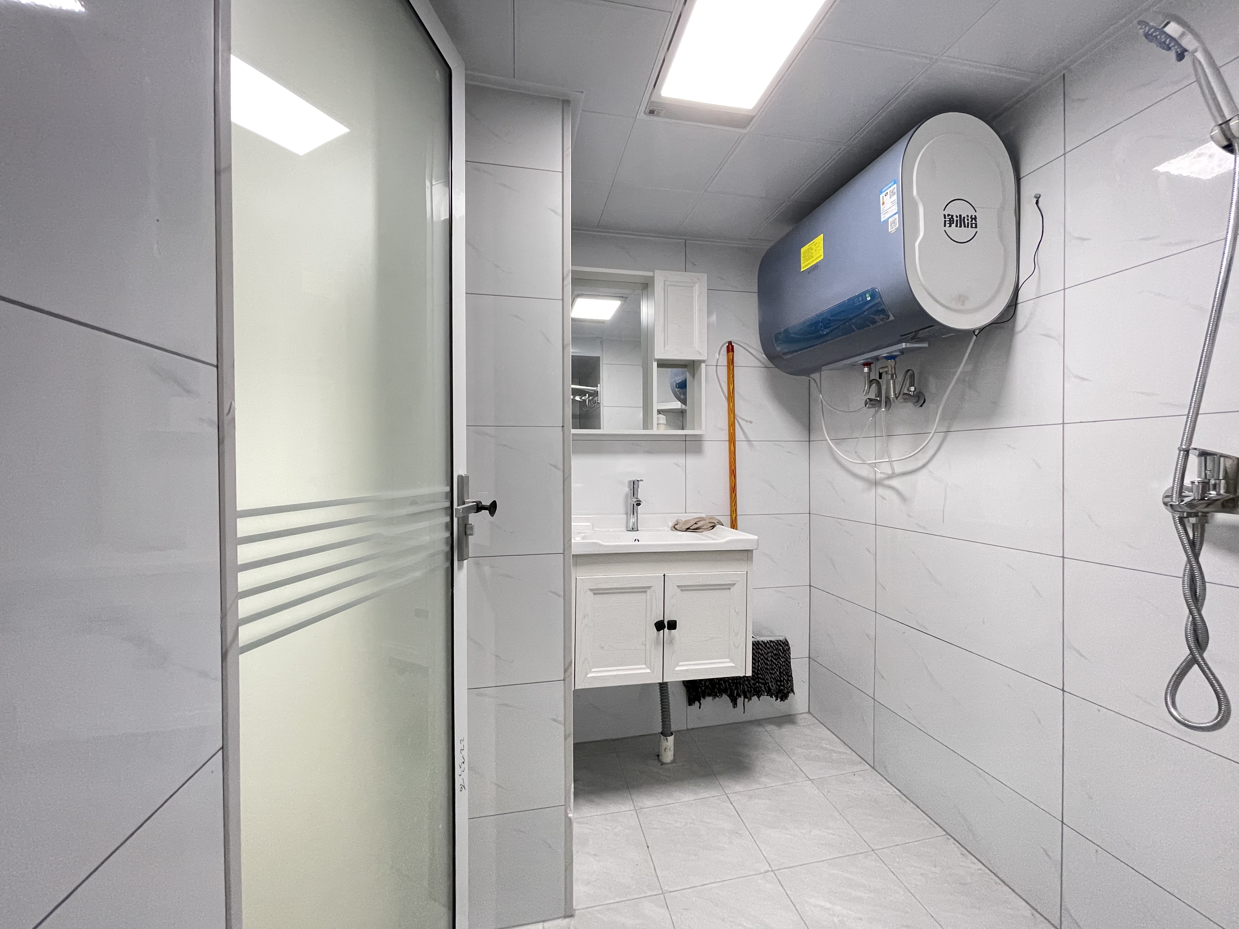 潤和濱江廣場（潤和中央廣場）  2室1廳1衛(wèi)   1800.00元/月室內(nèi)圖