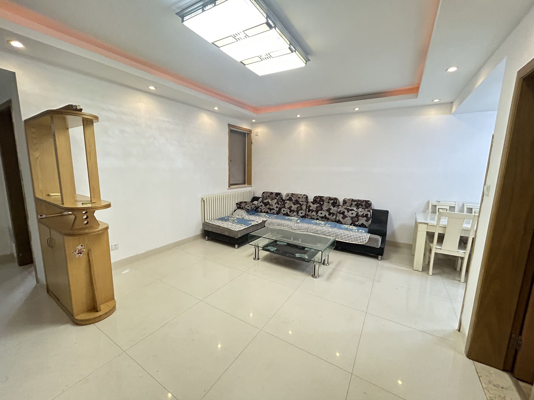 怡海星城 2室2厅1卫 1500.0元/月 怡海星城 2室2厅1卫 1500.0元/月室内图