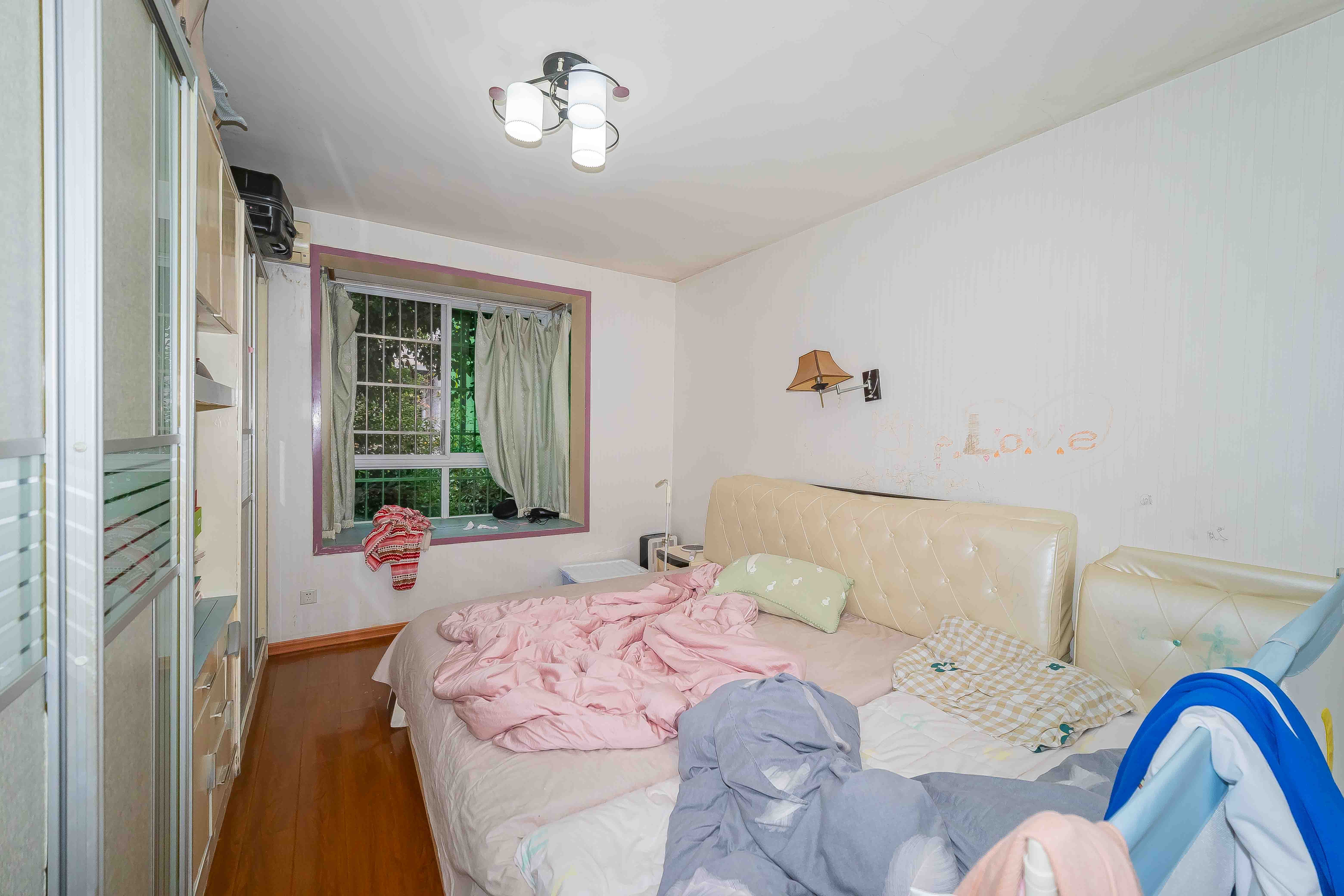 明媚星城  3室2厅2卫    106.0万 明媚星城  3室2厅2卫    106.0万卧室