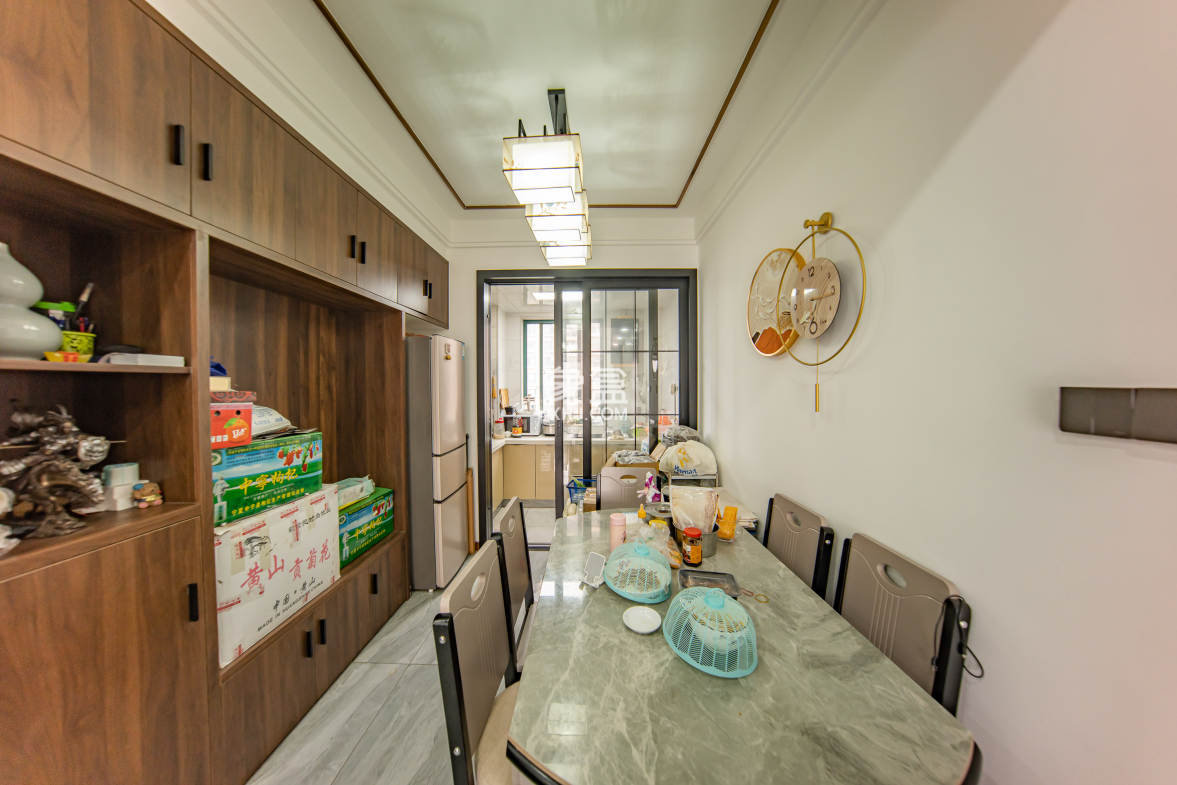 洋湖时代  3室2厅1卫    78.8万 洋湖时代  3室2厅1卫    78.8万客厅