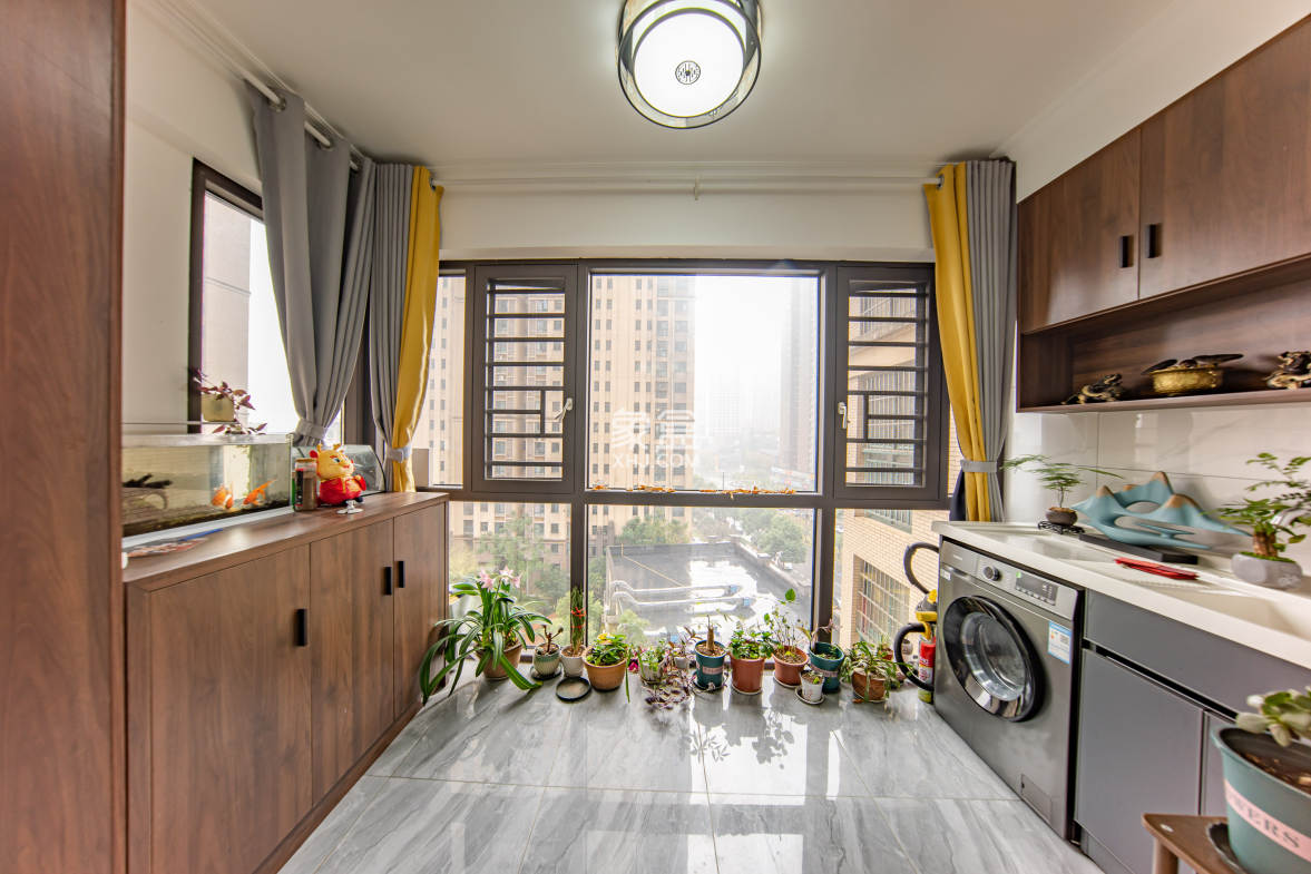 洋湖时代  3室2厅1卫    78.8万 洋湖时代  3室2厅1卫    78.8万阳台